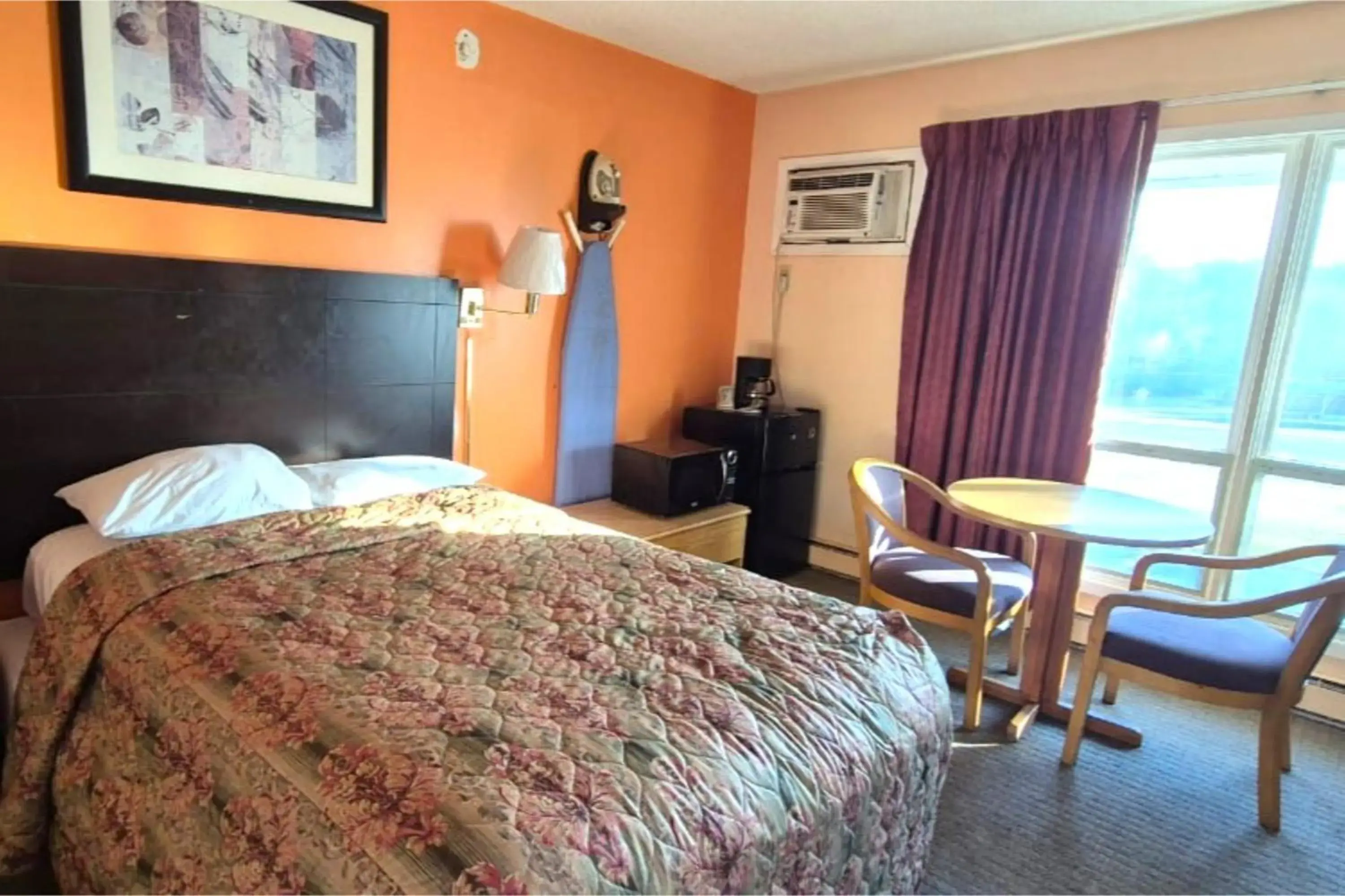 Queen Bed Smoking in Canton Inn By OYO Queen Bed Smoking in Canton Inn By OYO