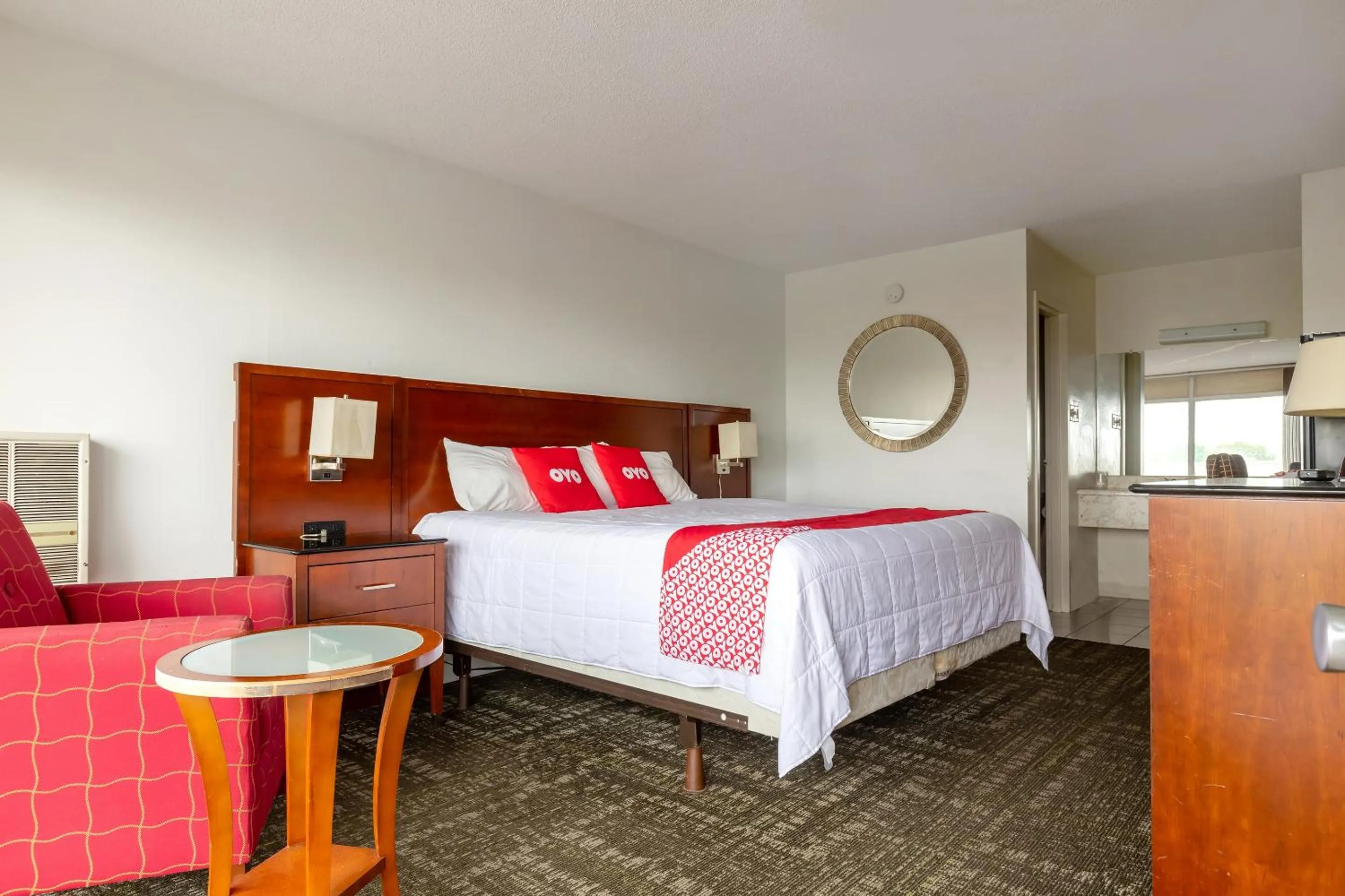 Bedroom in Americas Best Value Inn Rockford