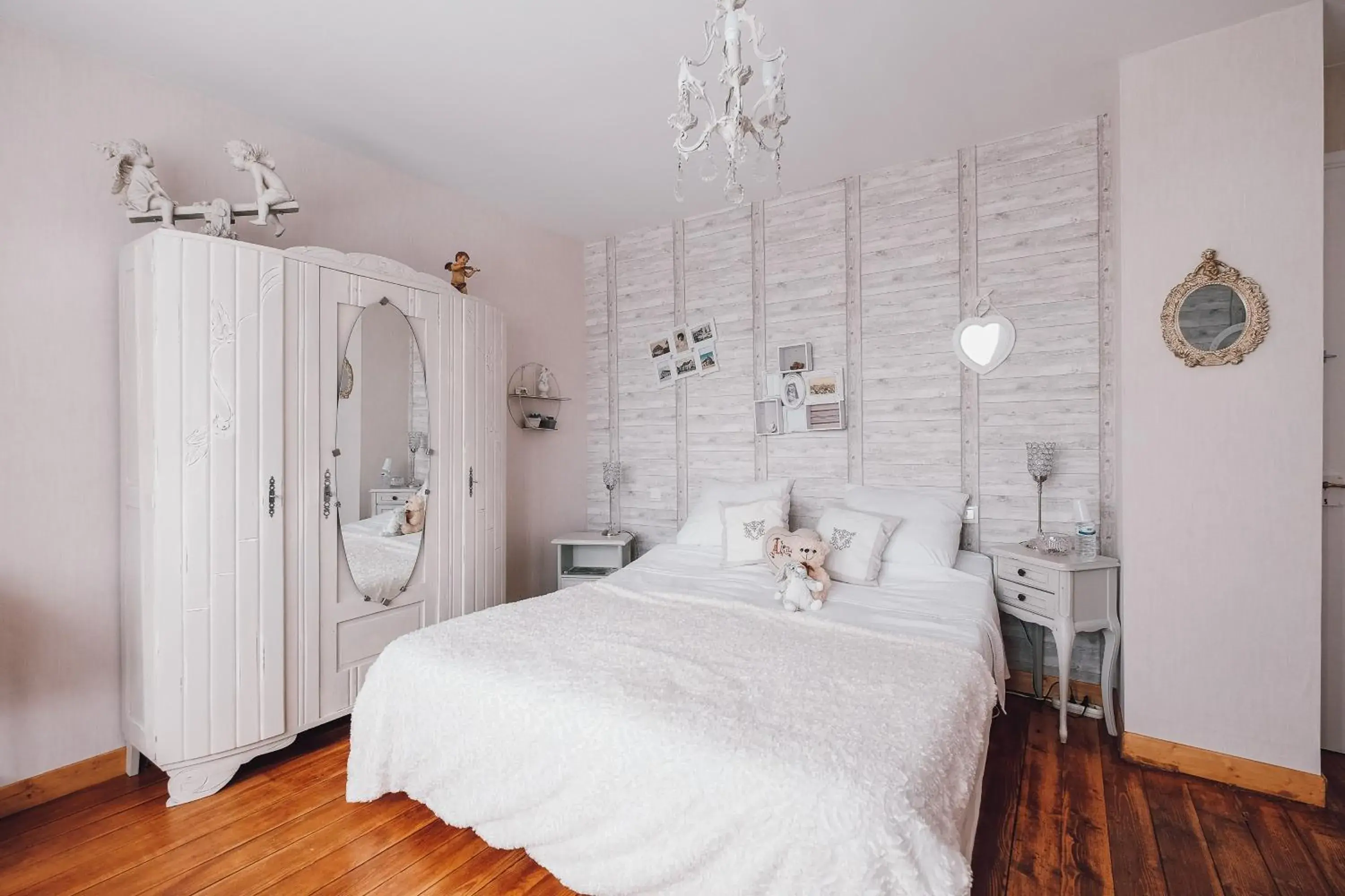 Double Room with Garden View in Les Iris Chambres d’hôte Double Room with Garden View in Les Iris Chambres d’hôte