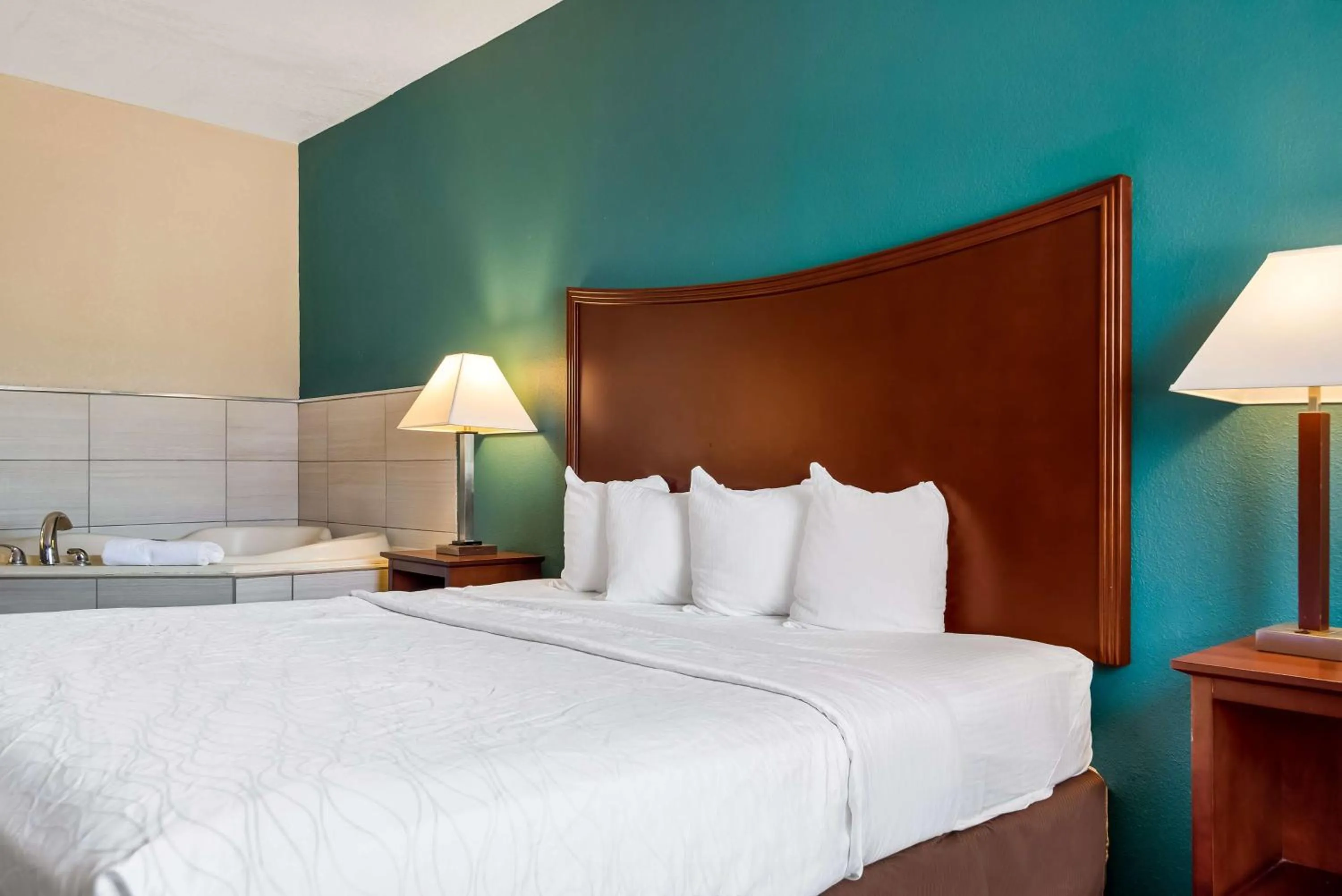 Bedroom, Bed in SureStay Plus Hotel by Best Western Topeka