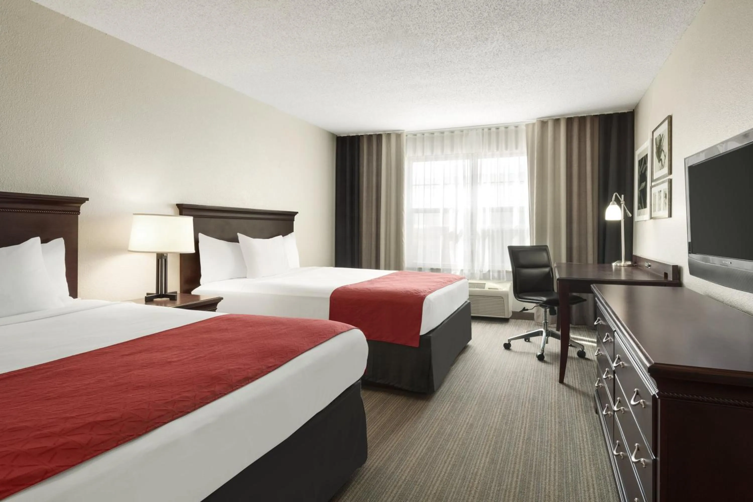 Photo of the whole room, Bed in Country Inn & Suites by Radisson, Kansas City at Village West, KS