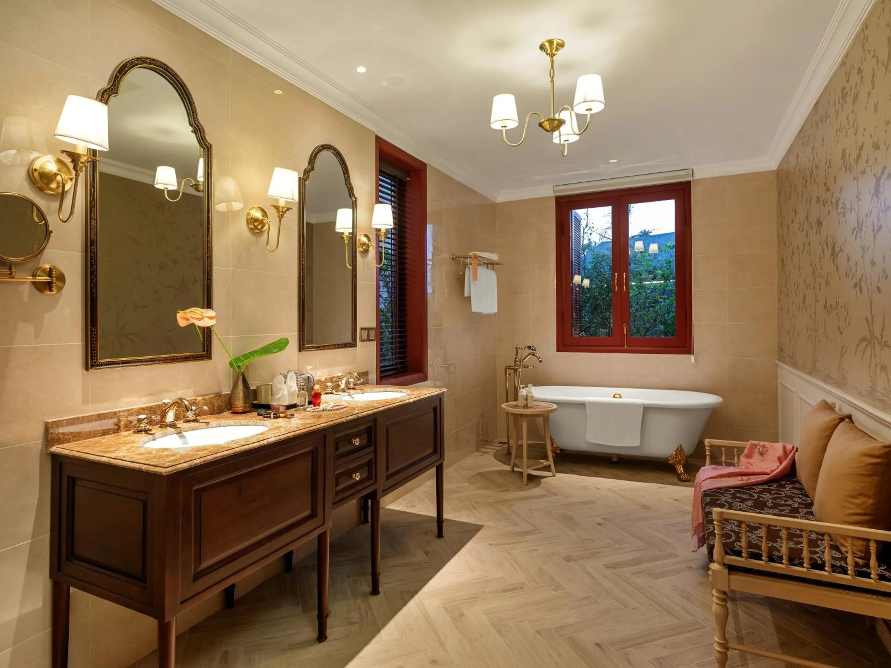 Bathroom in Ancient Huế Garden Houses