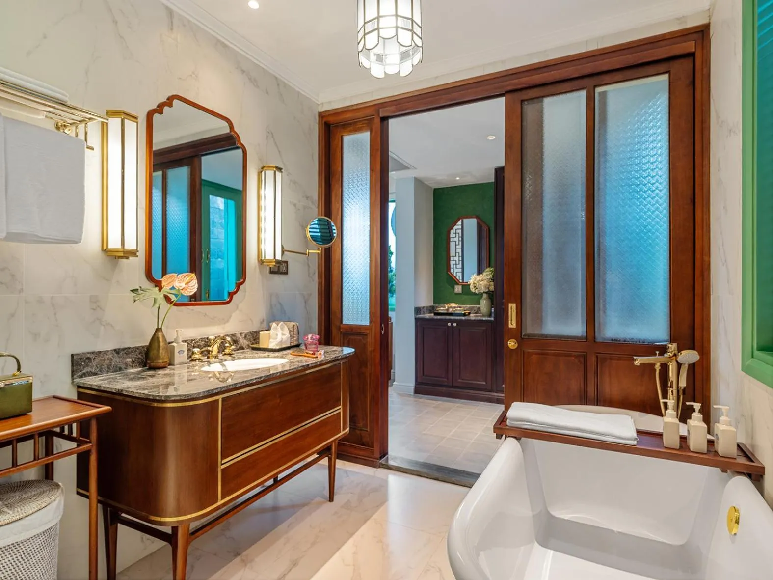 Bathroom in Ancient Huế Garden Houses