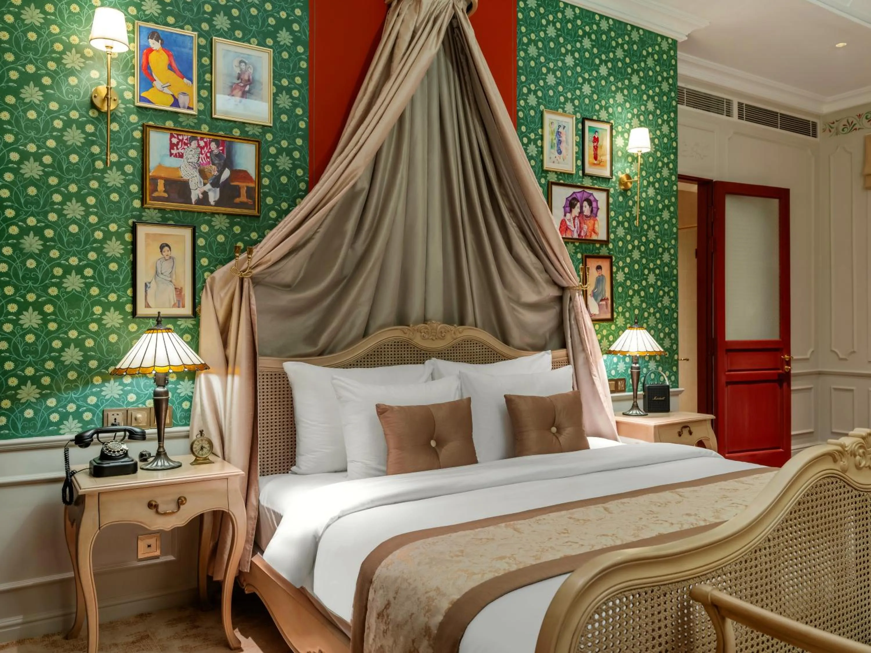 Bedroom, Bed in Ancient Huế Garden Houses