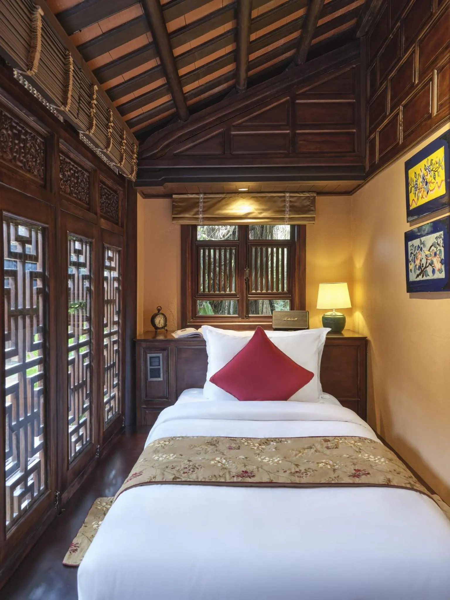 Bed in Ancient Huế Garden Houses
