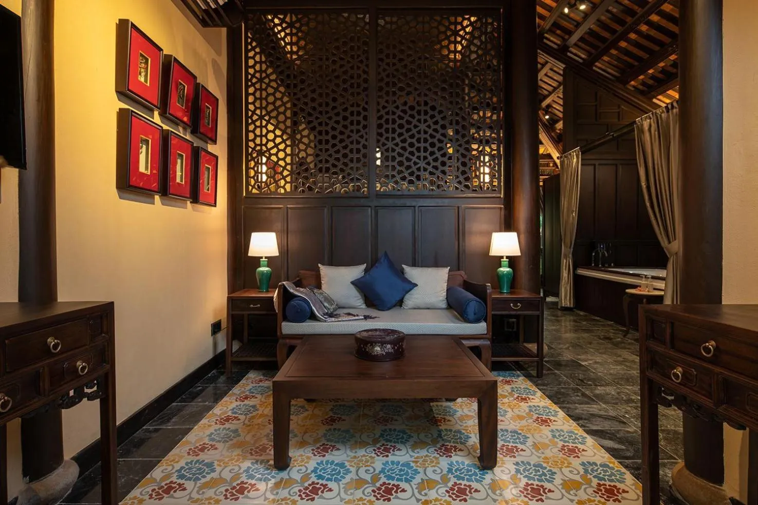 Bed in Ancient Huế Garden Houses