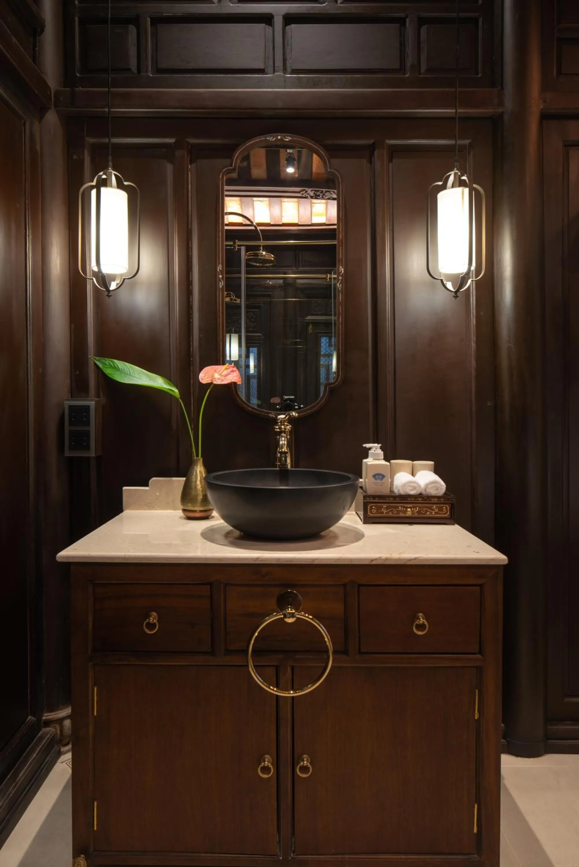 Shower in Ancient Huế Garden Houses