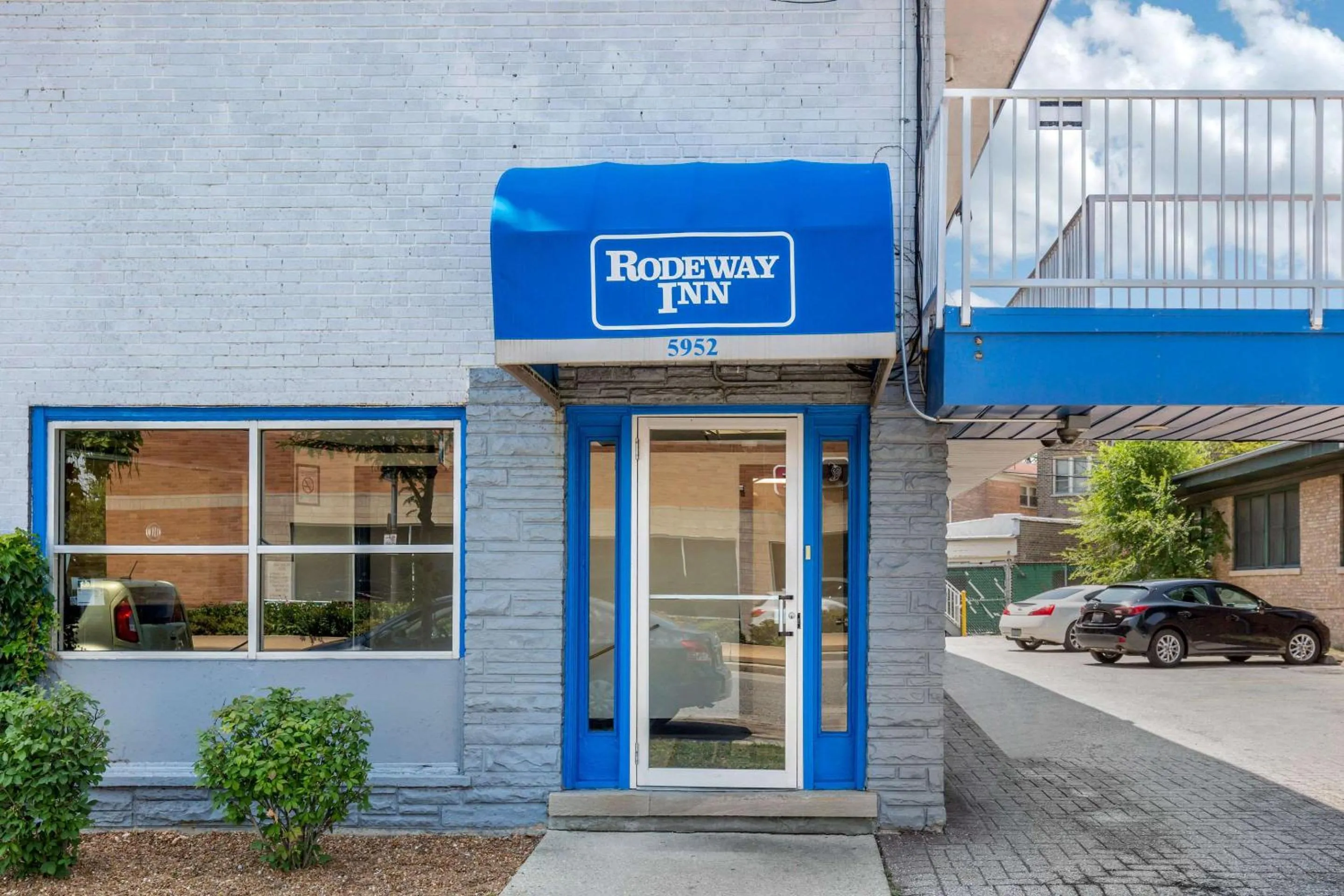 Property building in Rodeway Inn