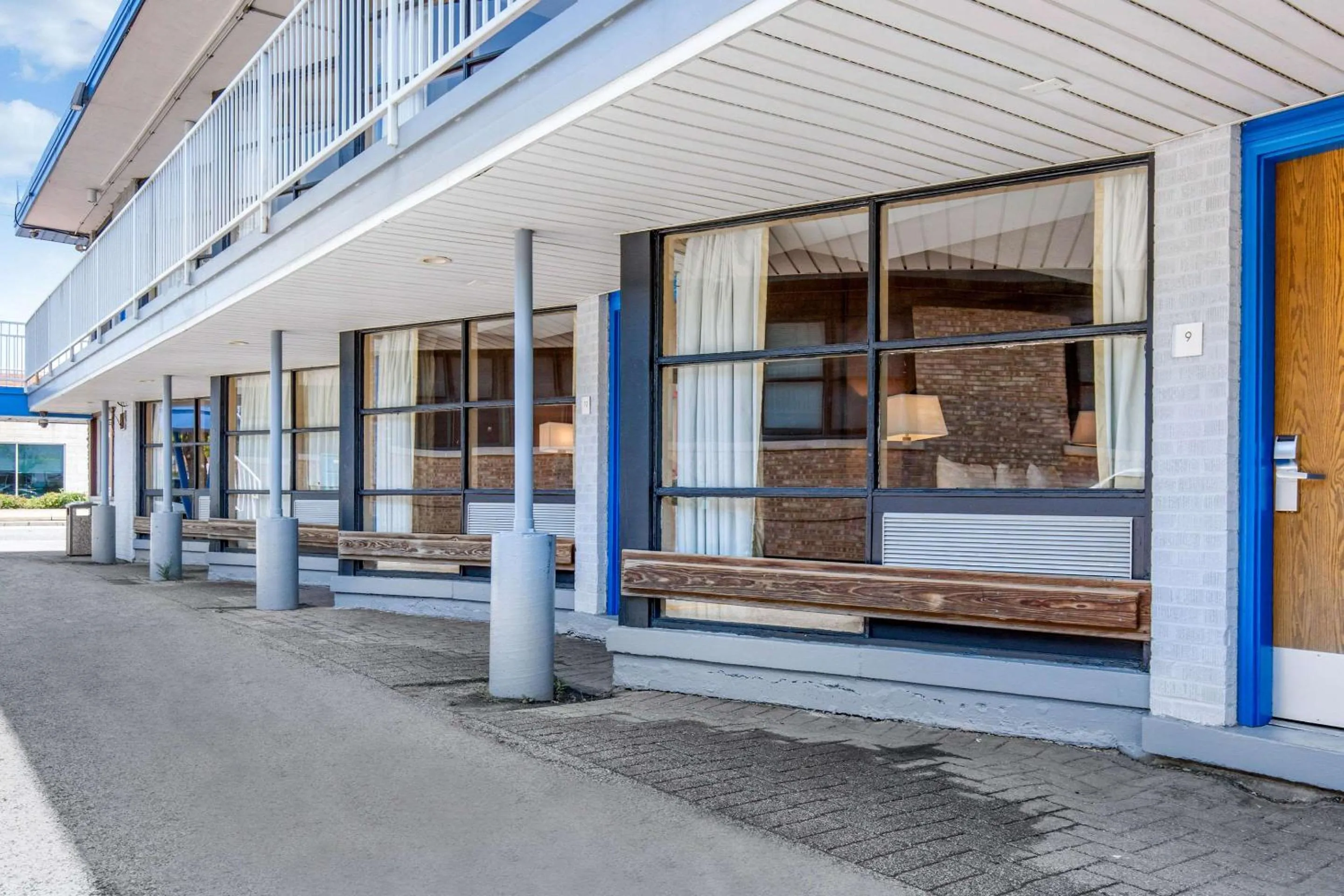 Property building in Rodeway Inn