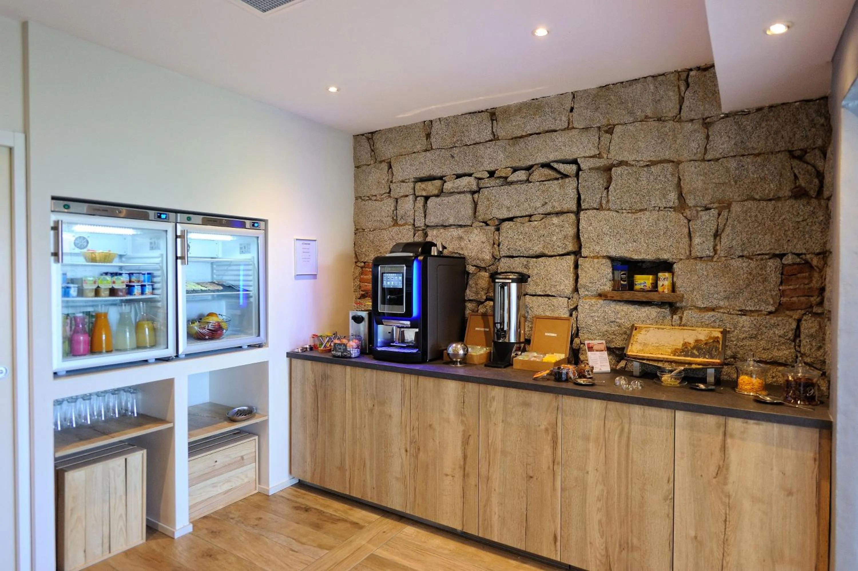 Buffet breakfast in A Fontana