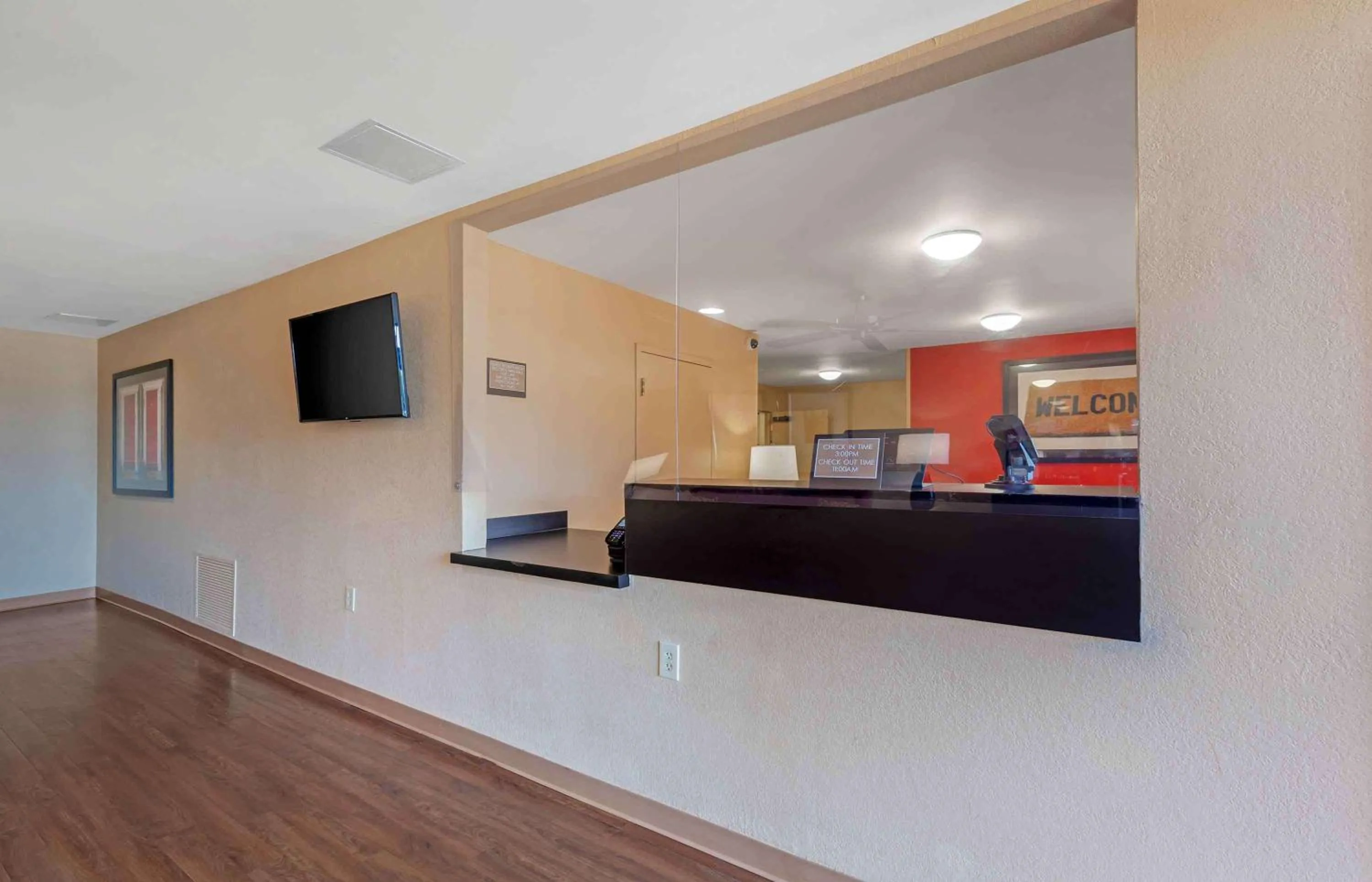 Lobby or reception in Extended Stay America Select Suites - Rockford - State Street
