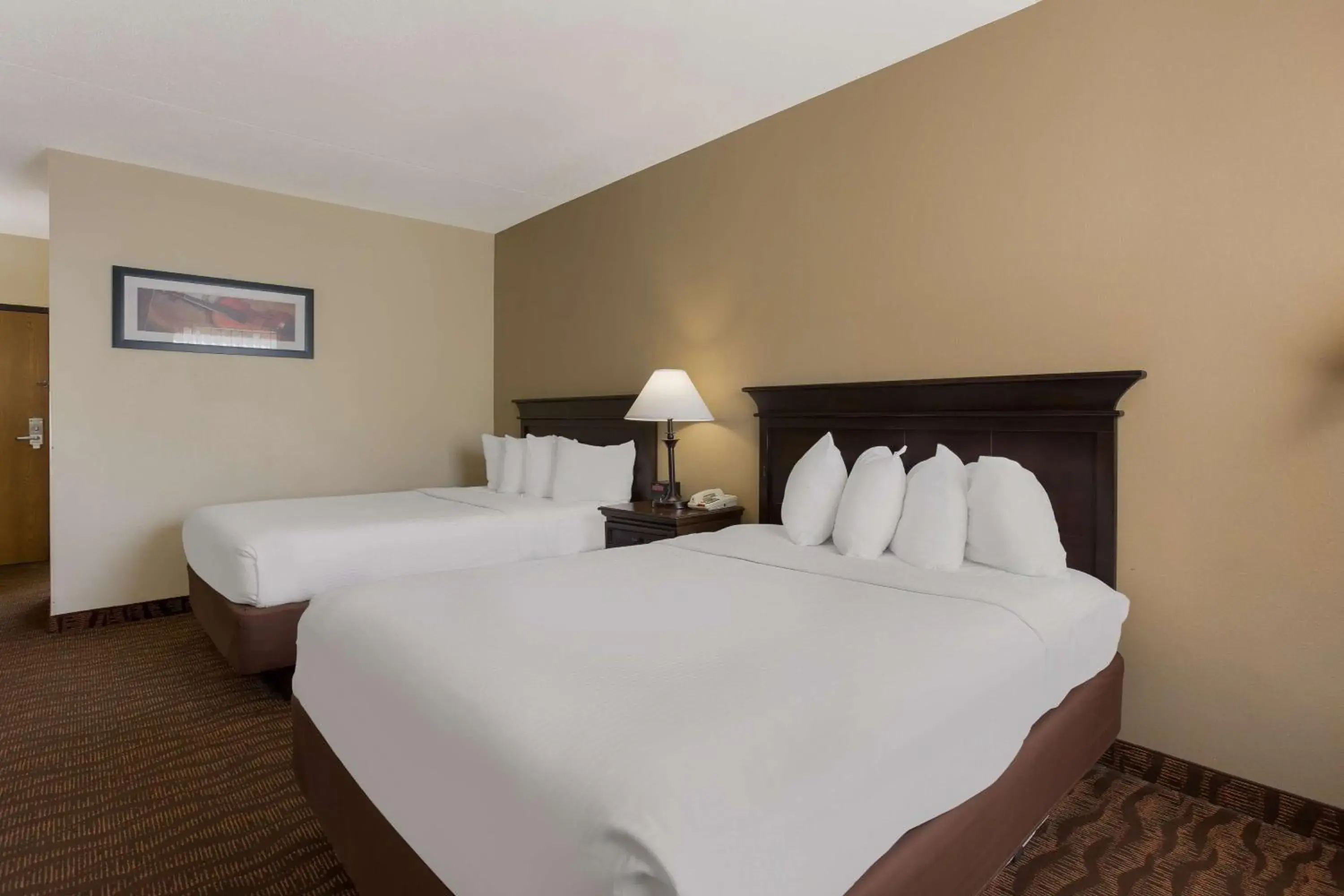 Queen Room with Two Queen Beds - Non-Smoking in Best Western Music Capital Inn Queen Room with Two Queen Beds - Non-Smoking in Best Western Music Capital Inn