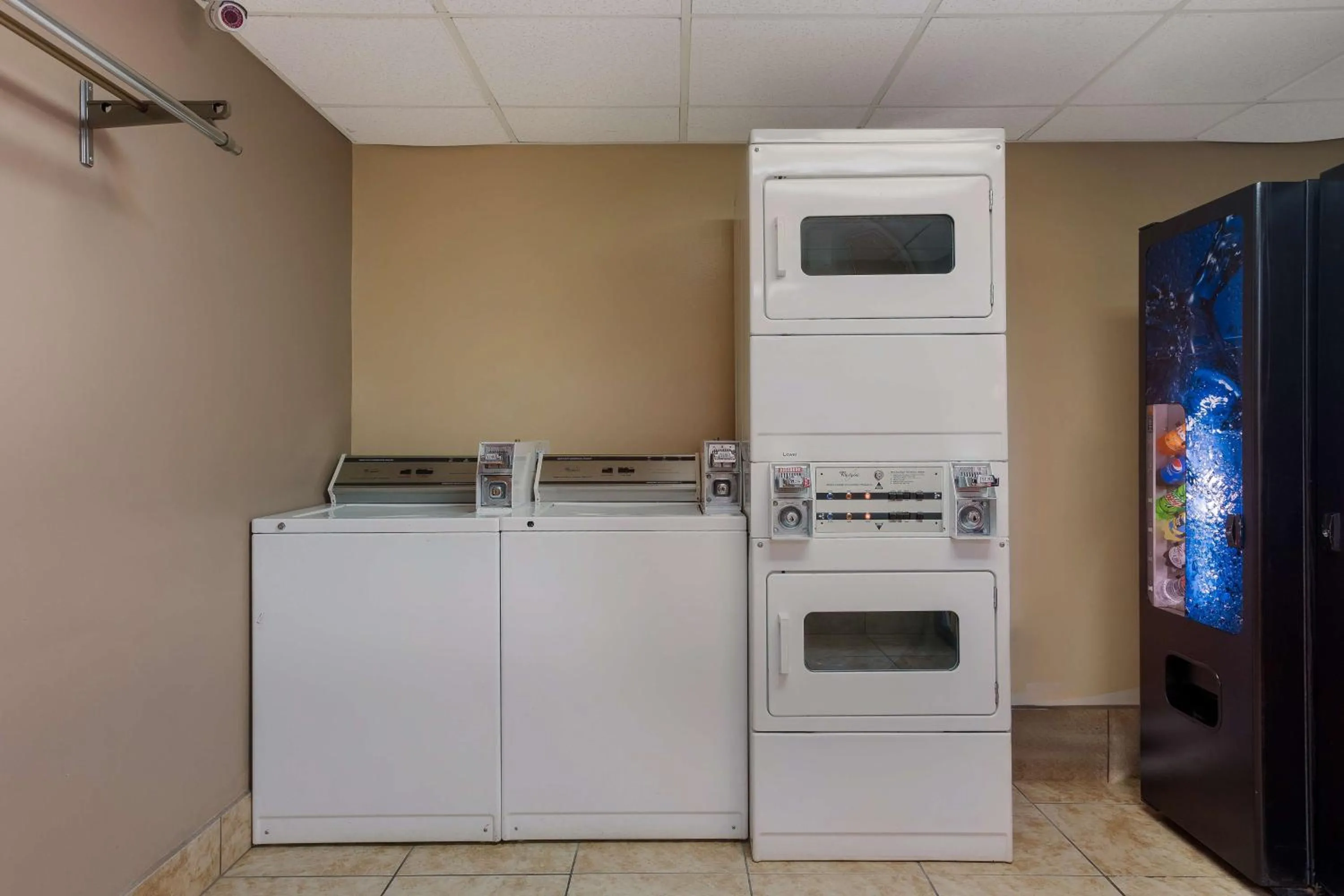 Property building in Best Western Music Capital Inn