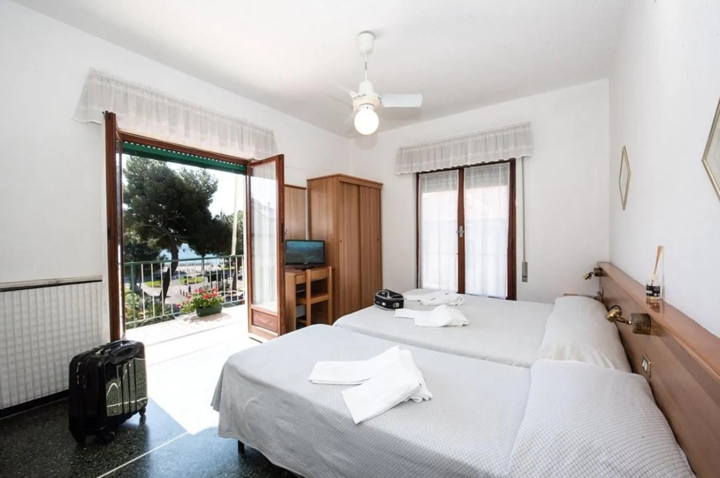 Bed in Hotel Tirreno