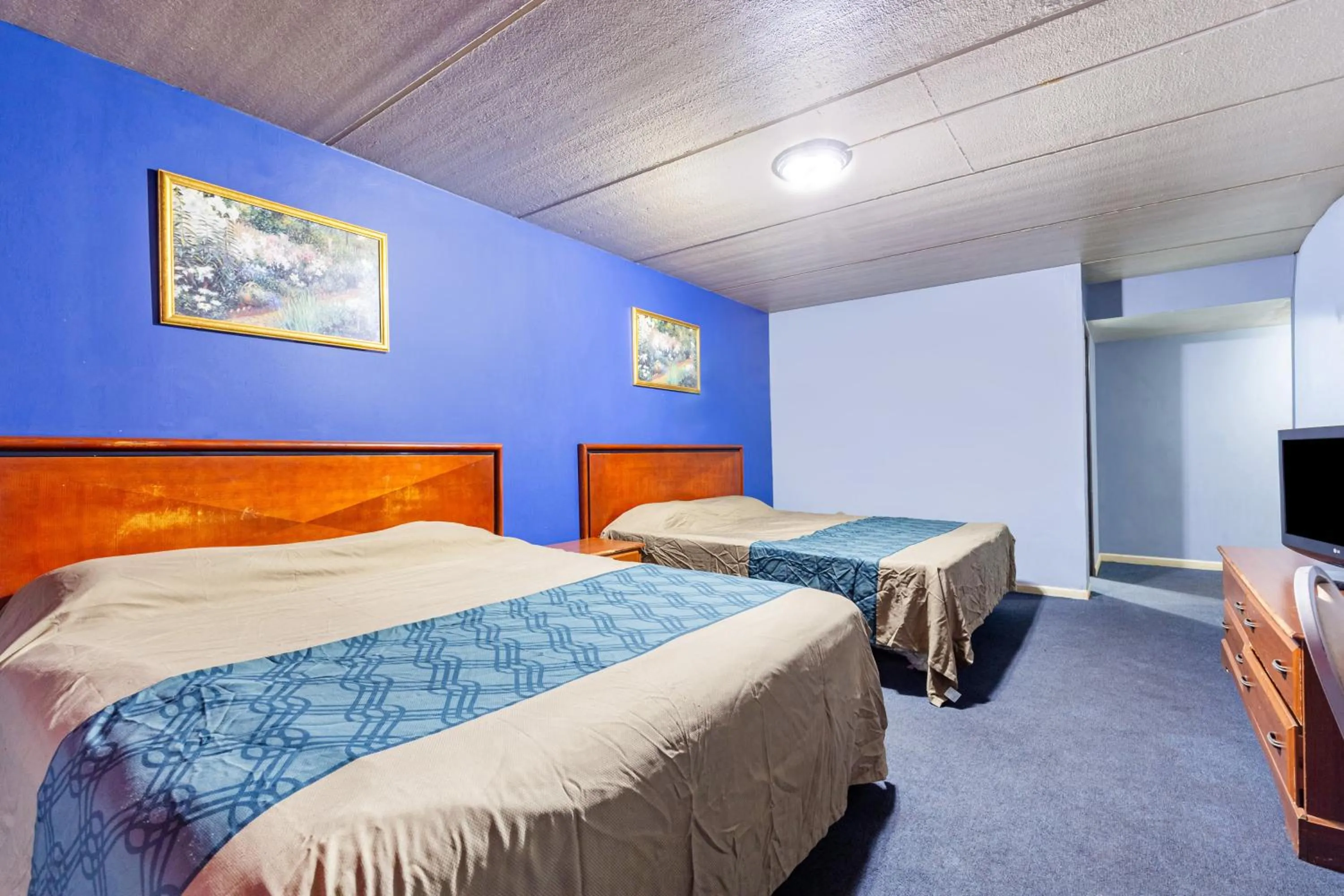 Bedroom, Bed in Best Motel By OYO Chicago I-90