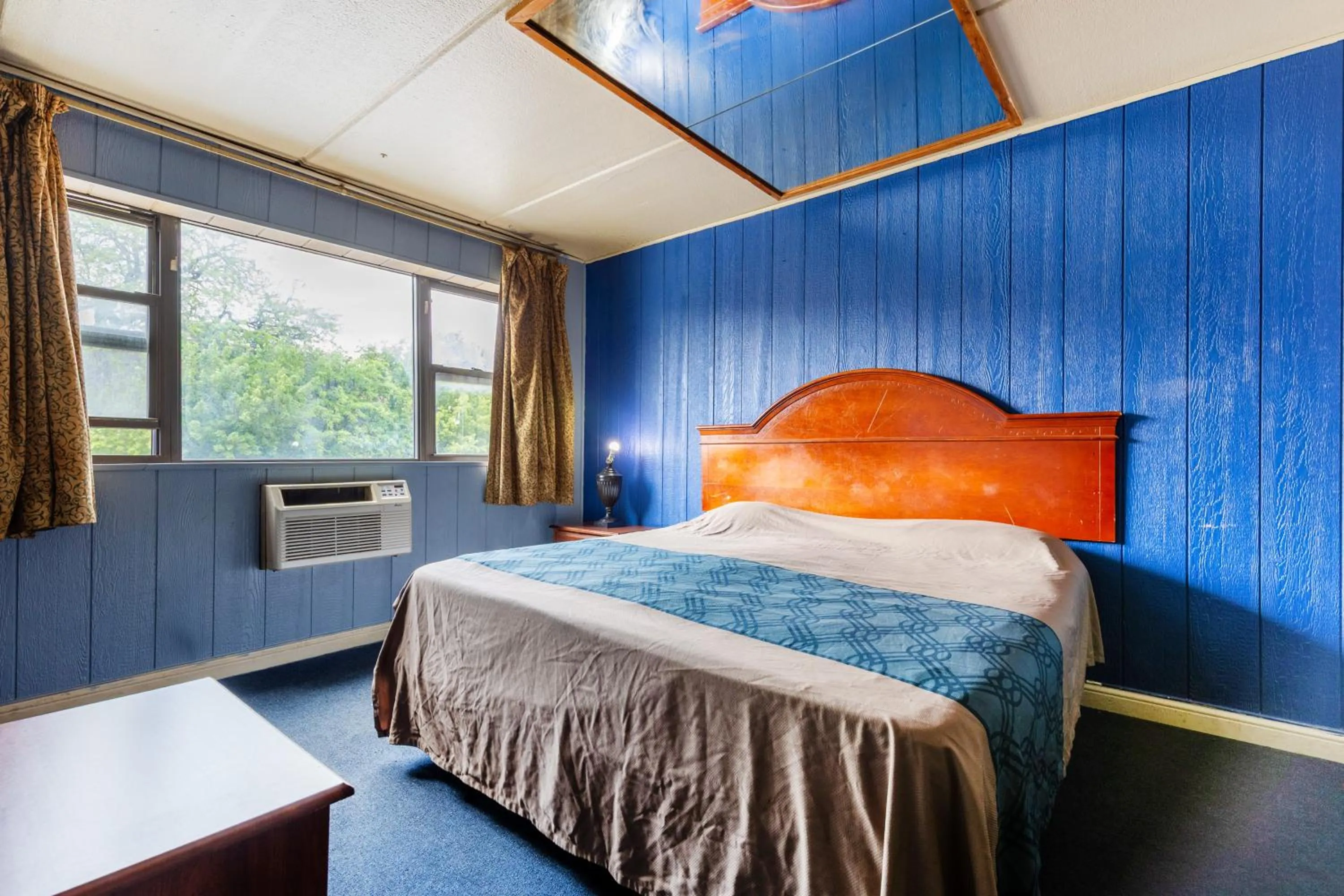 Bedroom, Bed in Best Motel By OYO Chicago I-90