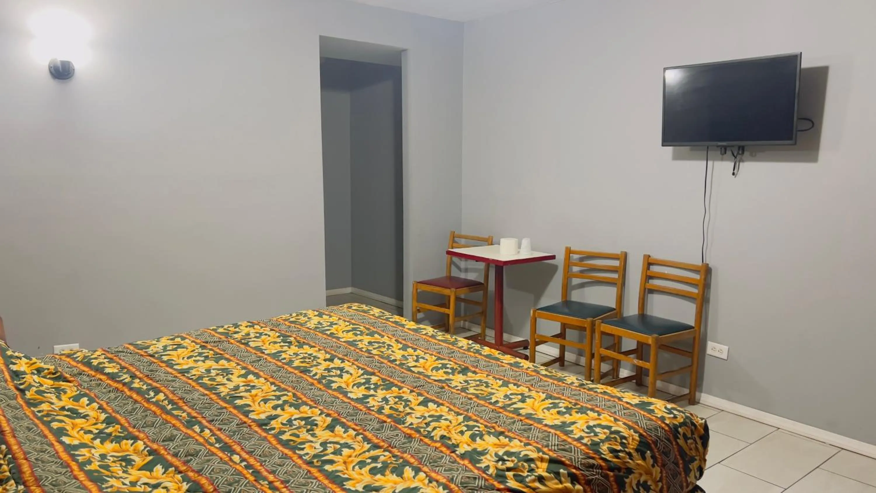 Bedroom, Bed in Best Motel By OYO Chicago I-90