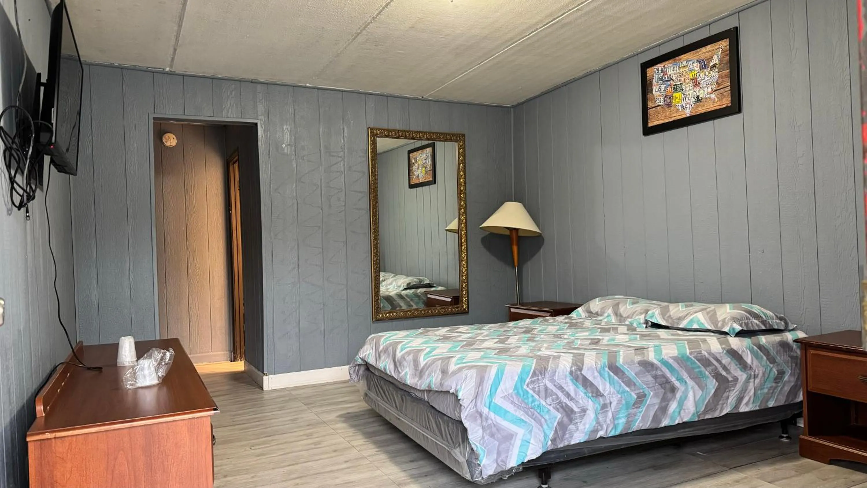 Bedroom, Bed in Best Motel By OYO Chicago I-90