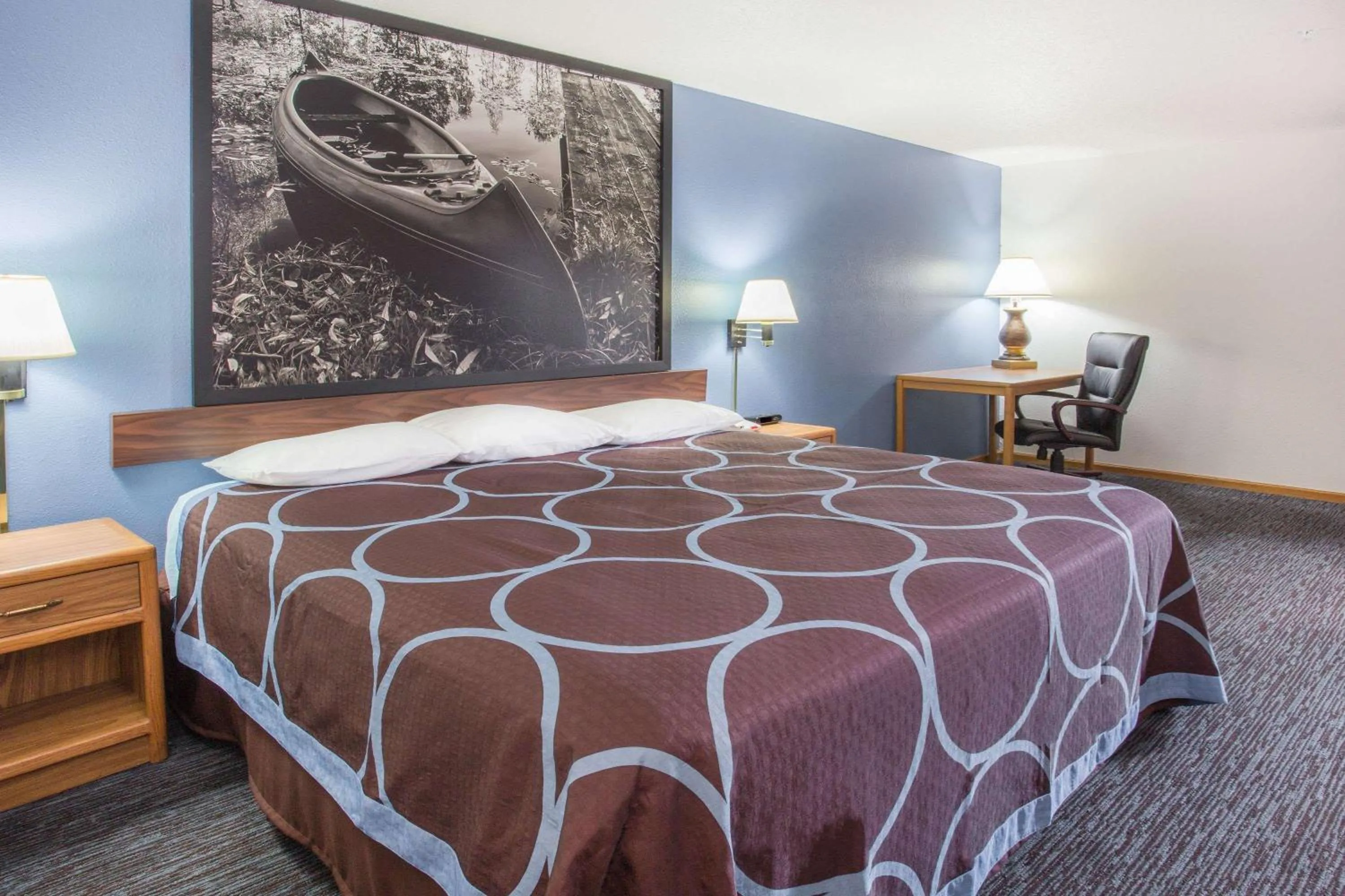 Photo of the whole room, Bed in Super 8 by Wyndham Monmouth IL