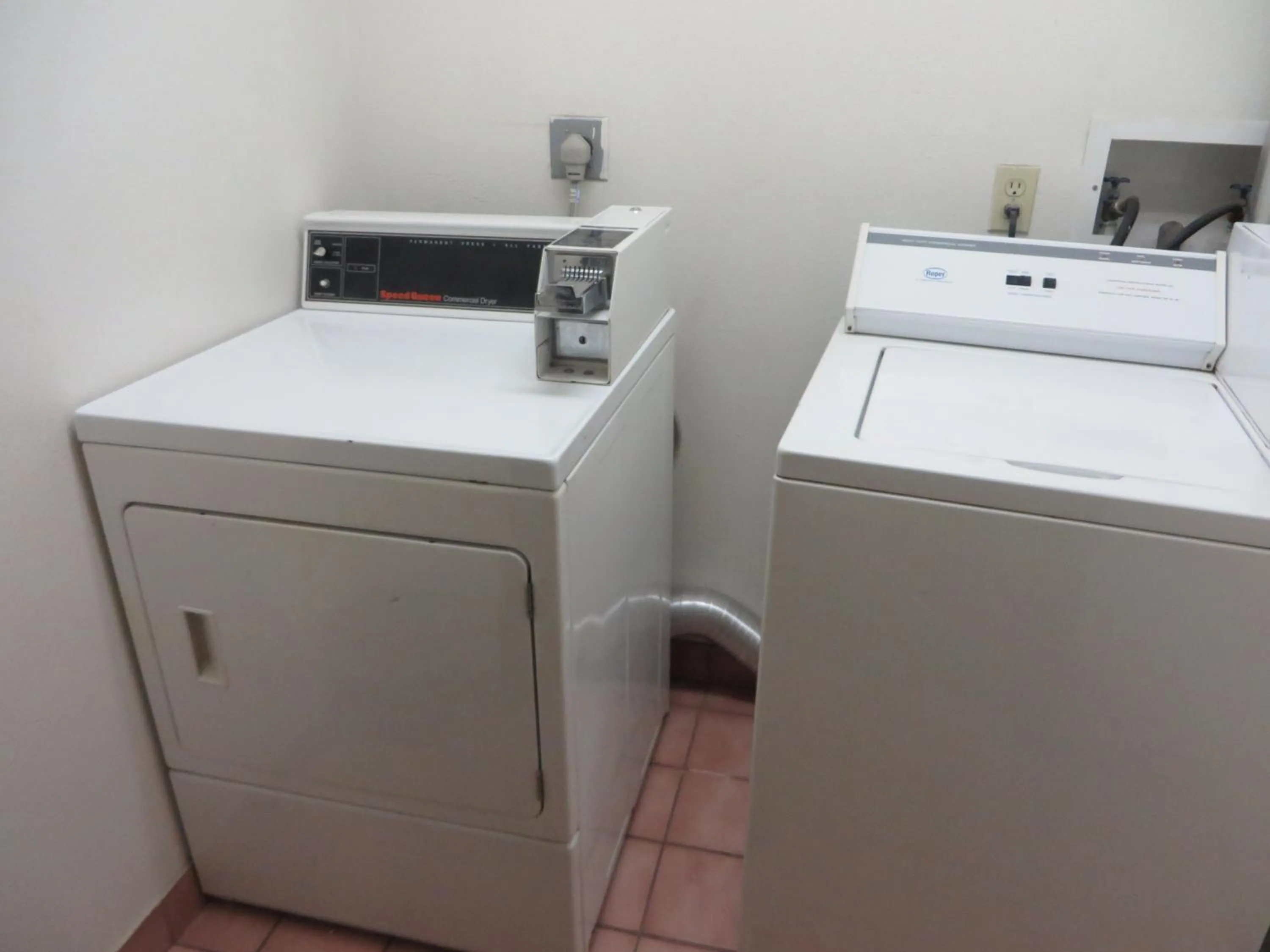 Super 8 by Wyndham Monmouth IL