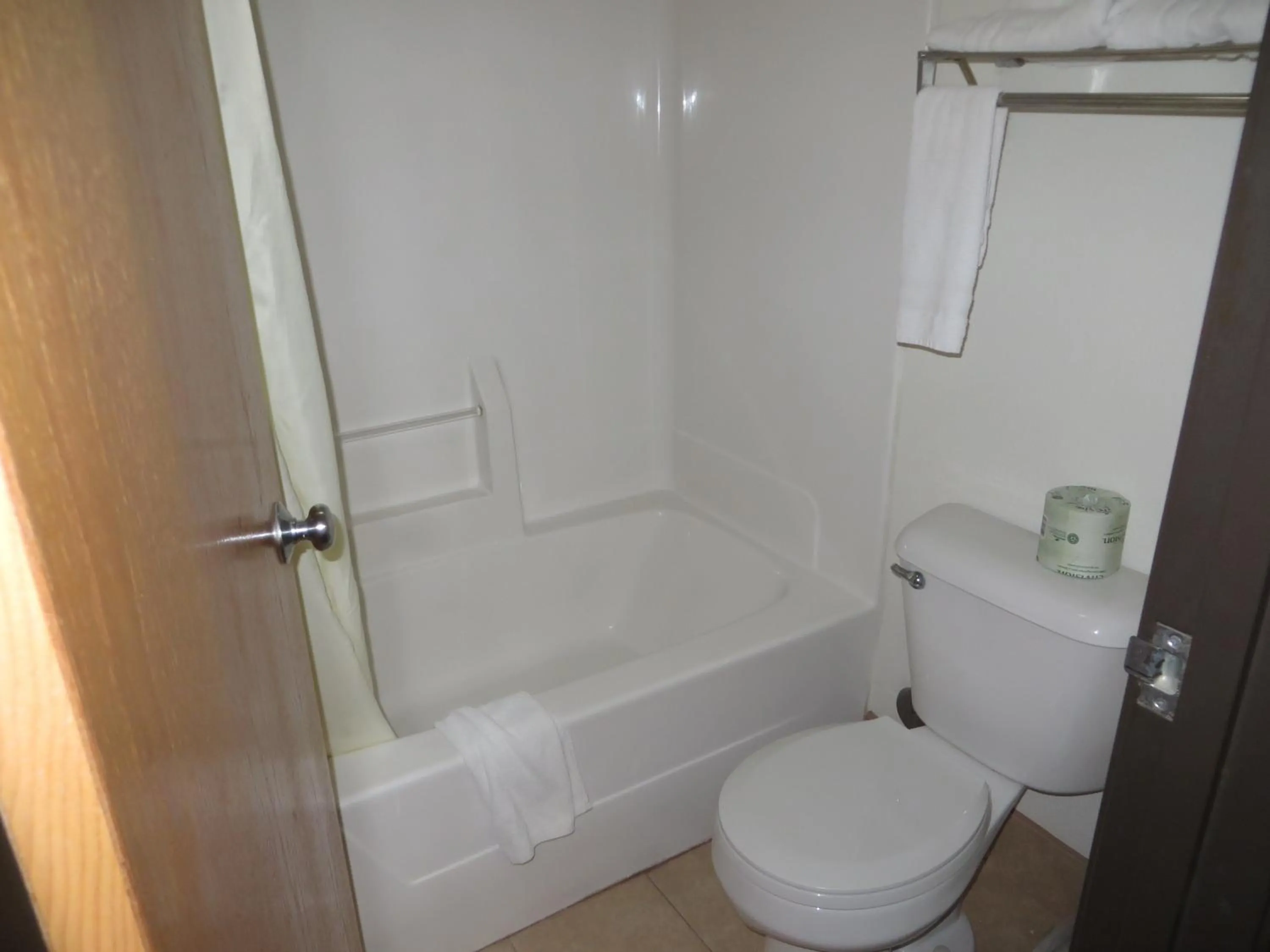 Super 8 by Wyndham Monmouth IL