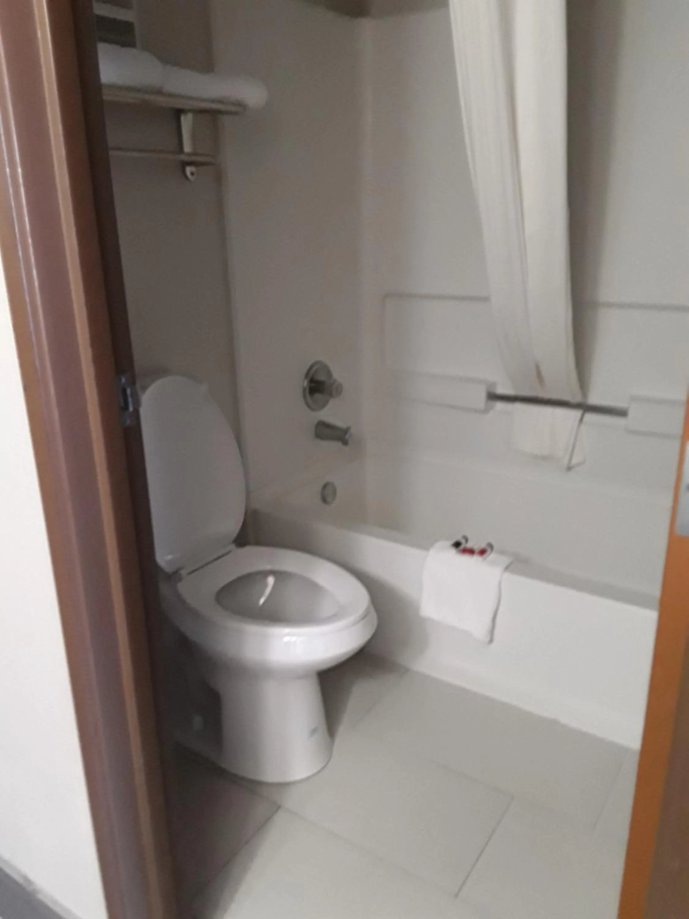 Bathroom in Baymont Inn & Suites Richmond