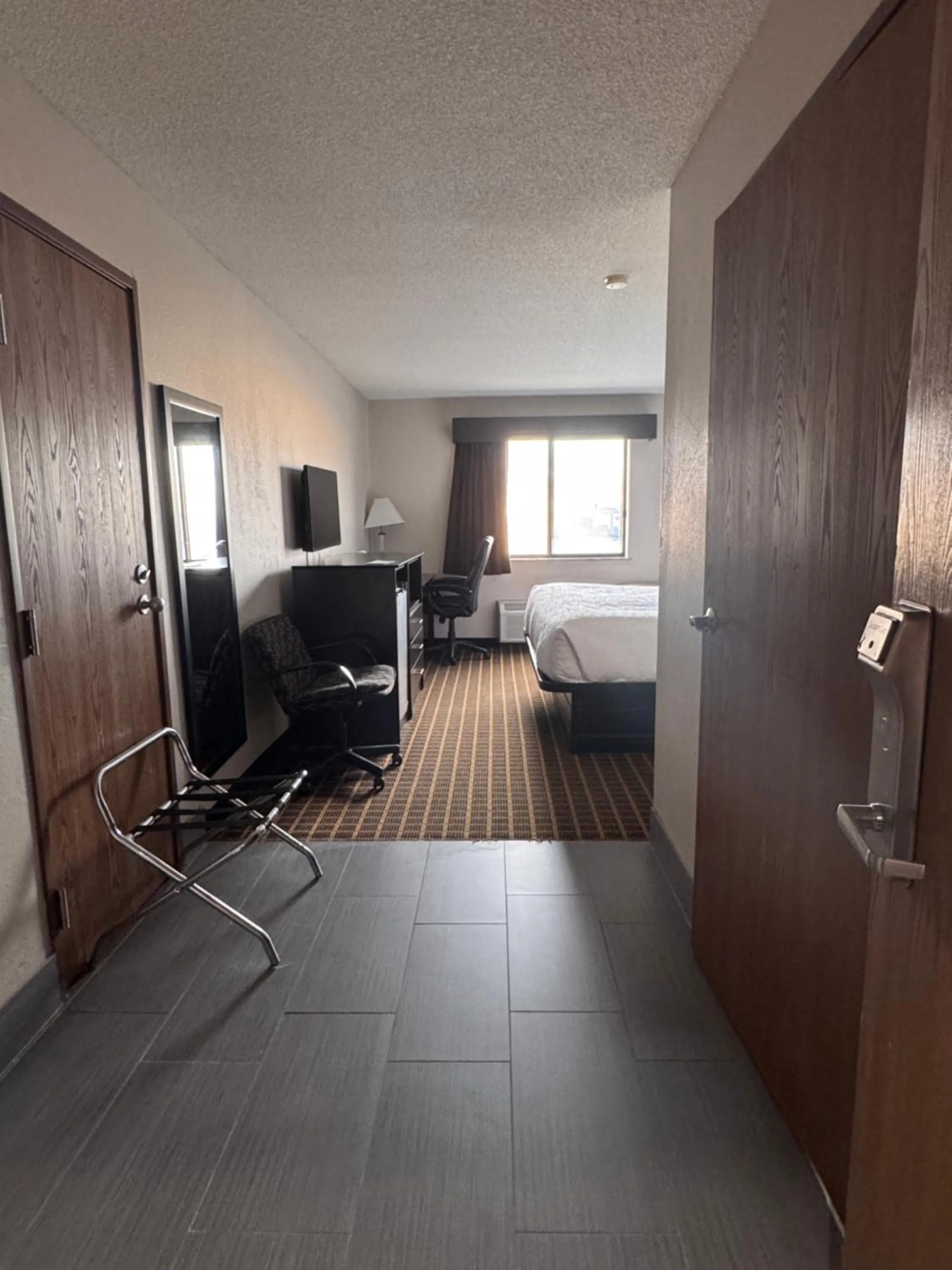 Bed in Baymont Inn & Suites Richmond