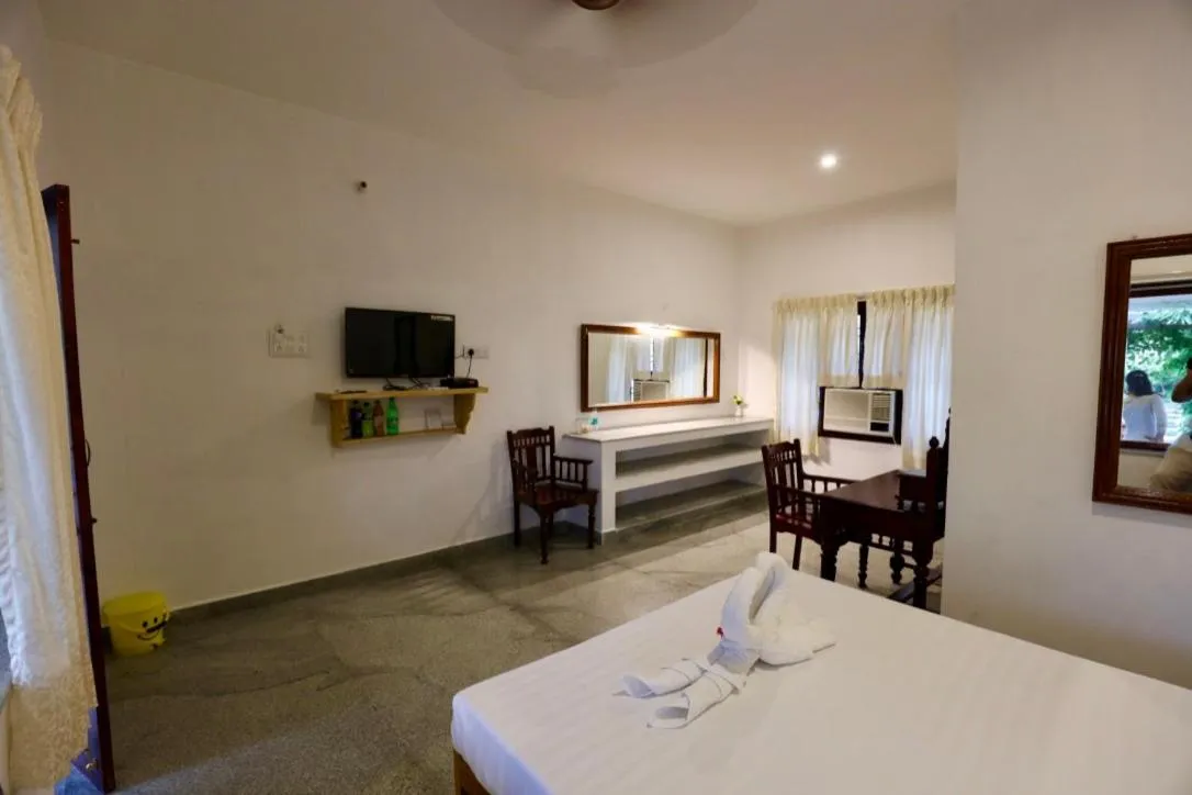 Bed in Alice Paradise by Moonrakers