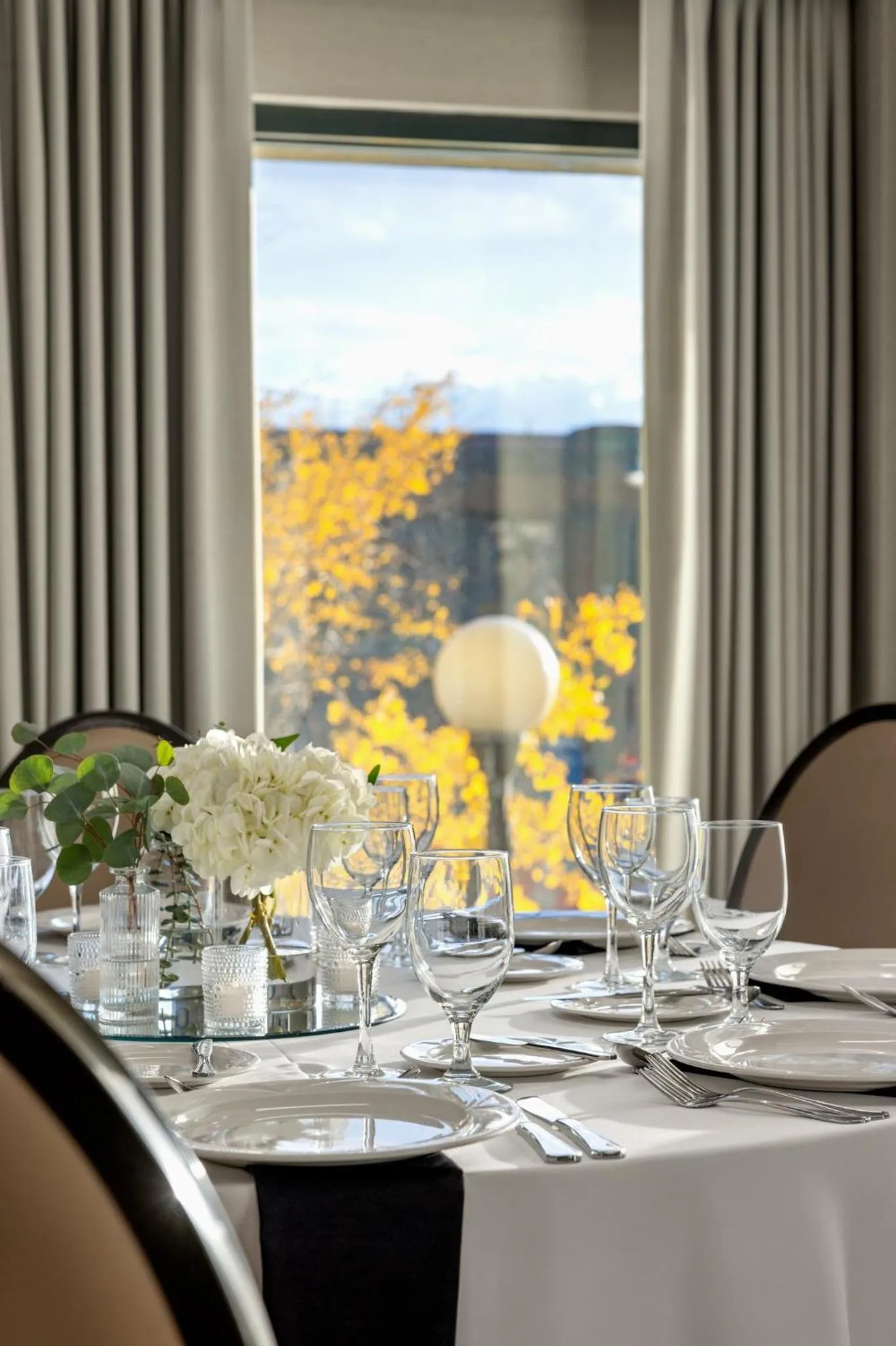 Meeting/conference room in Omni Severin Hotel