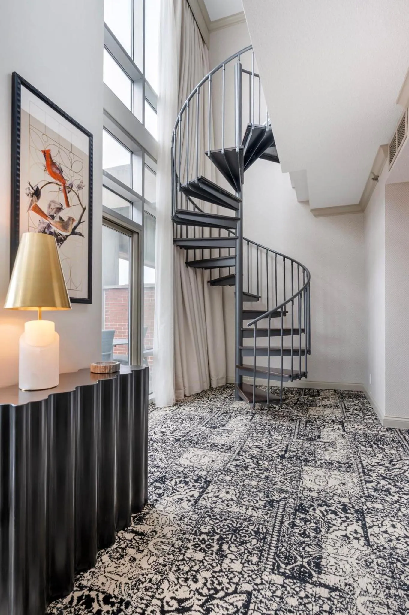 Bedroom in Omni Severin Hotel