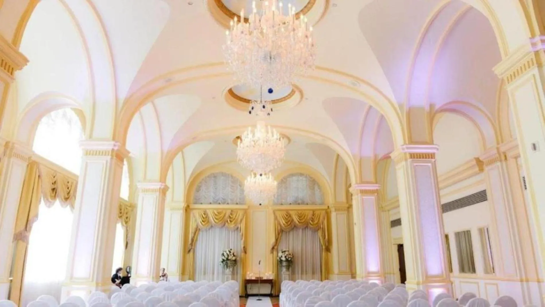 Banquet/Function facilities in Omni Severin Hotel
