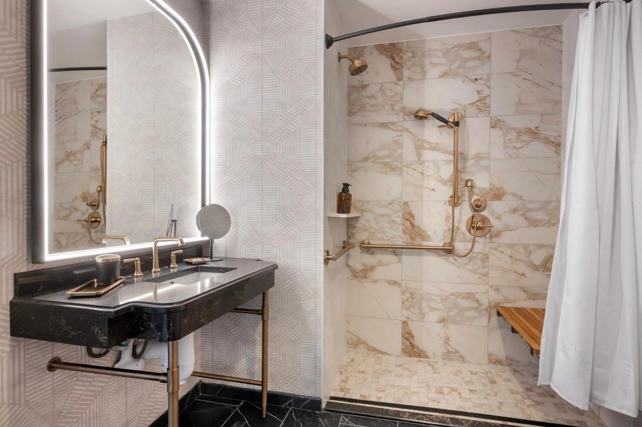 Bathroom in Omni Severin Hotel