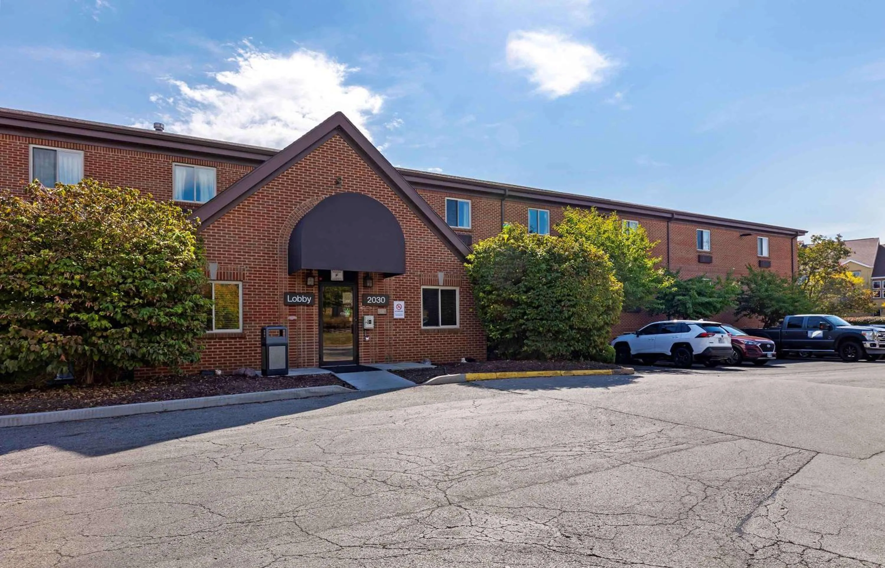 Property building in Extended Stay America Select Suites - St Louis - Westport - Craig Road