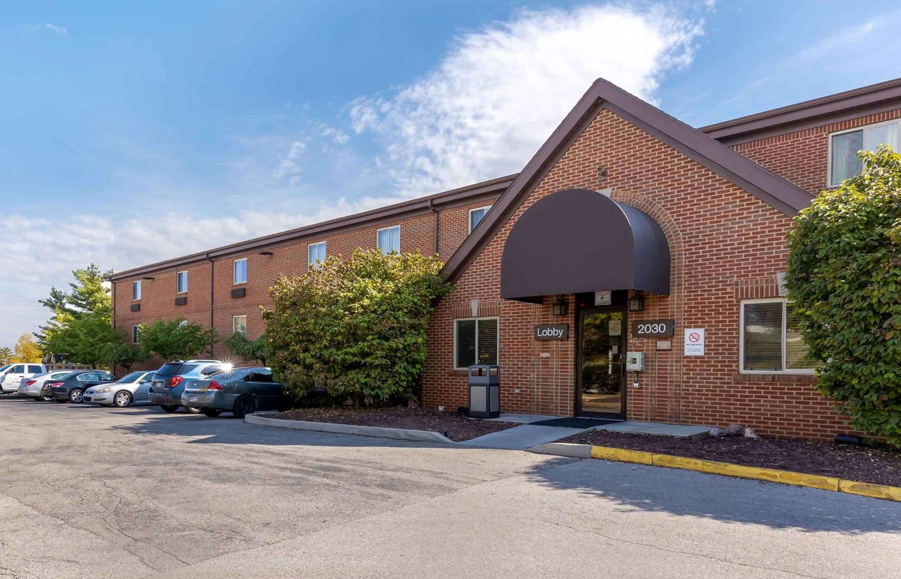 Property building in Extended Stay America Select Suites - St Louis - Westport - Craig Road