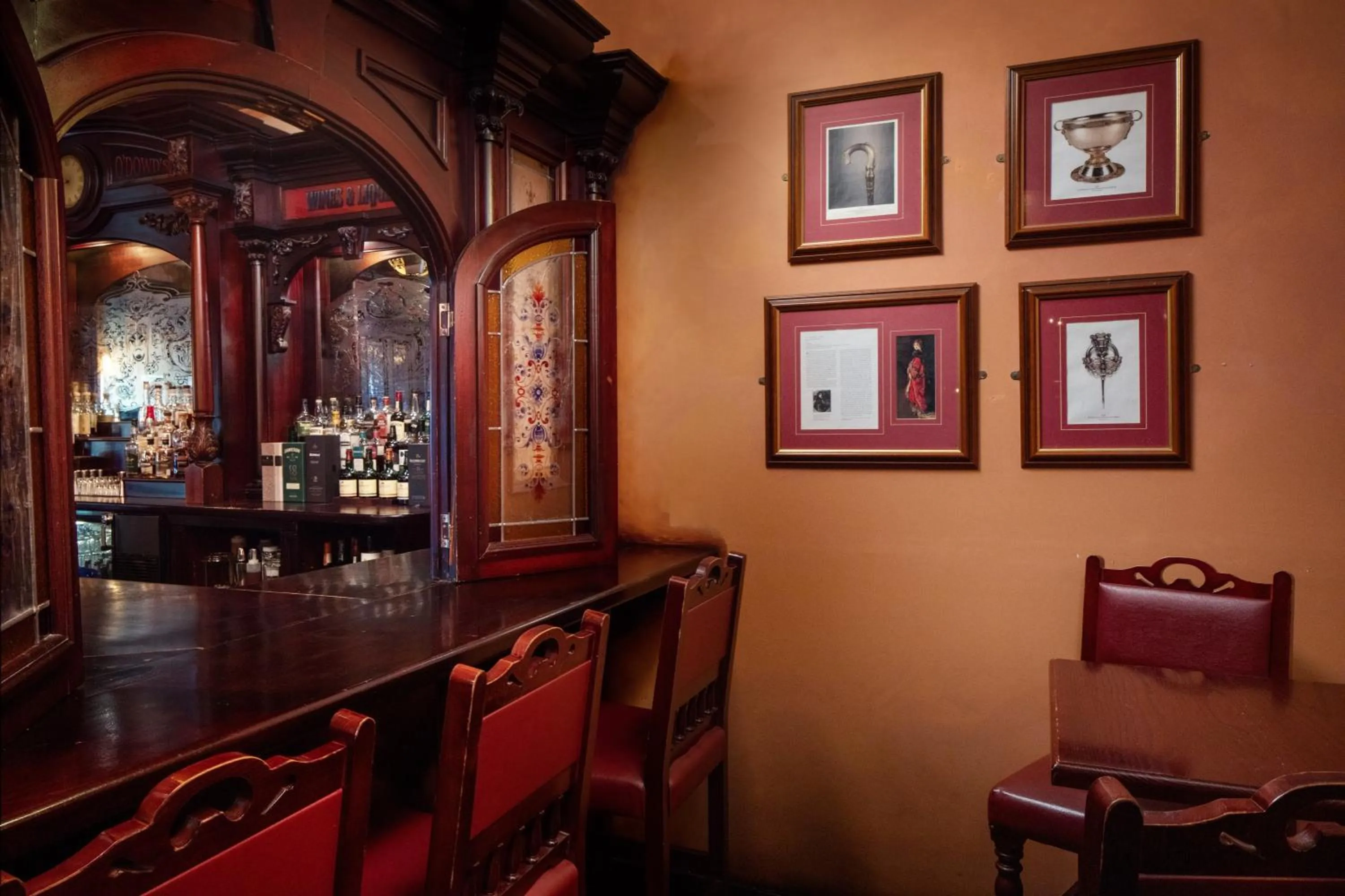 Restaurant/places to eat in Irish Cottage Inn & Suites