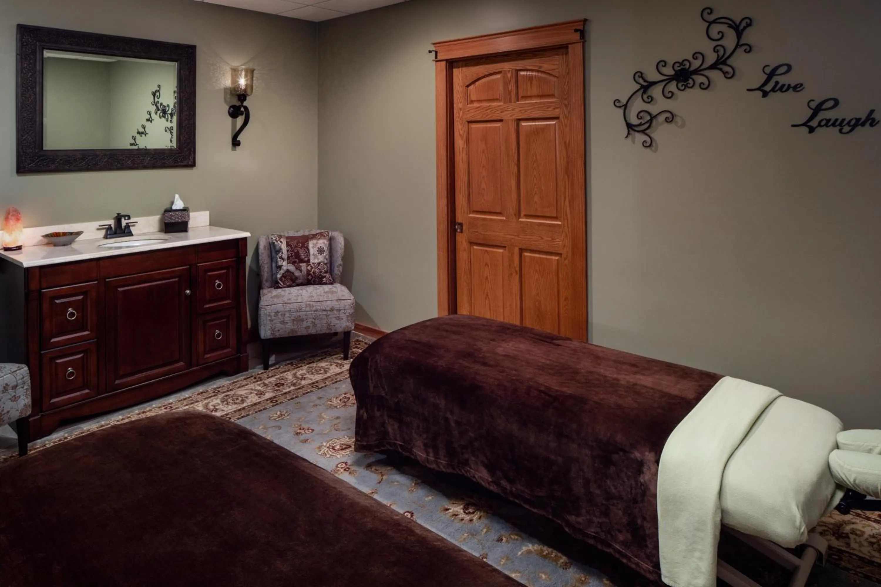 Spa and wellness centre/facilities, Bed in Irish Cottage Inn & Suites