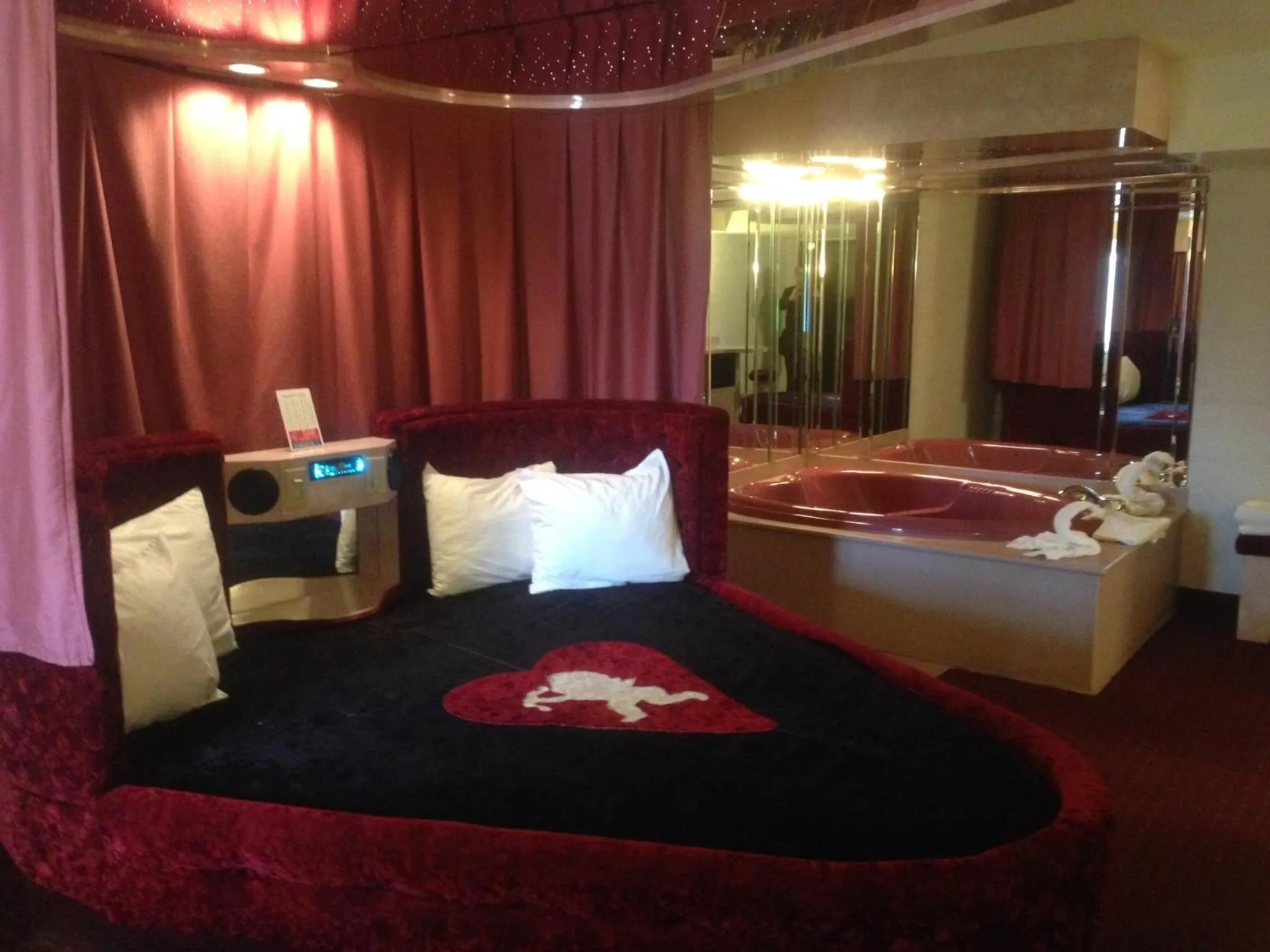 Bed in Stardust Motel