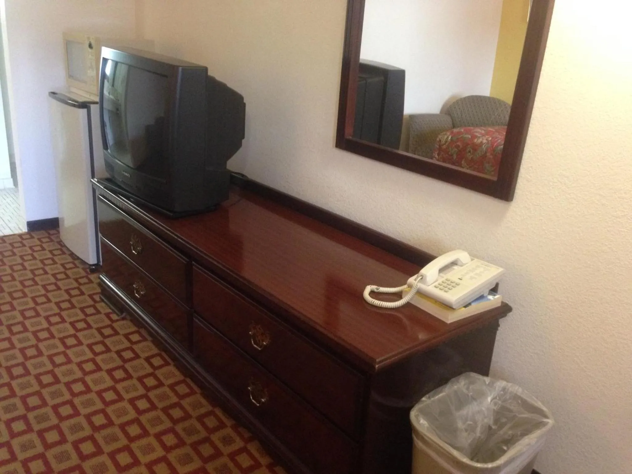 TV and multimedia in Stardust Motel