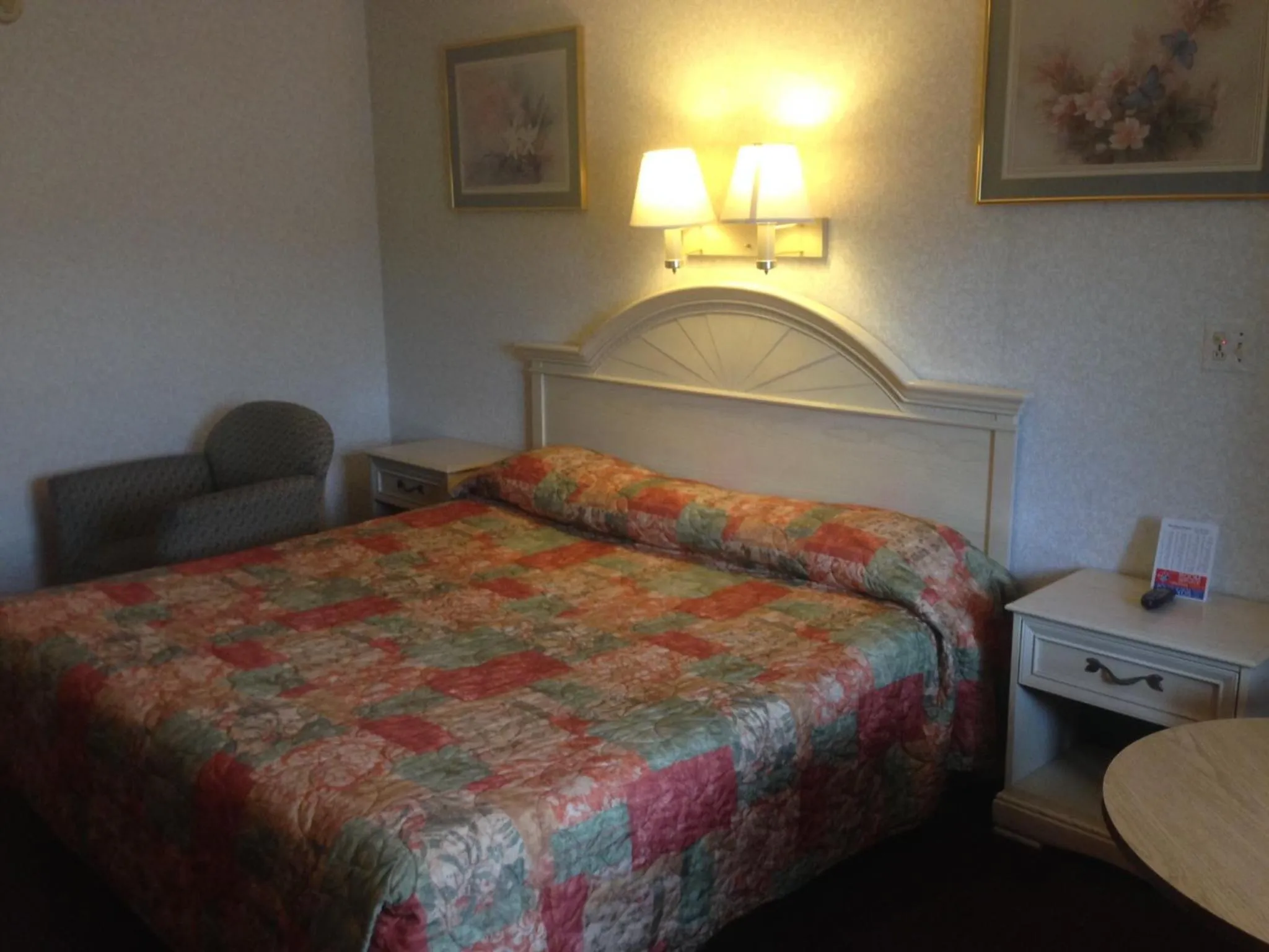 Bed in Stardust Motel