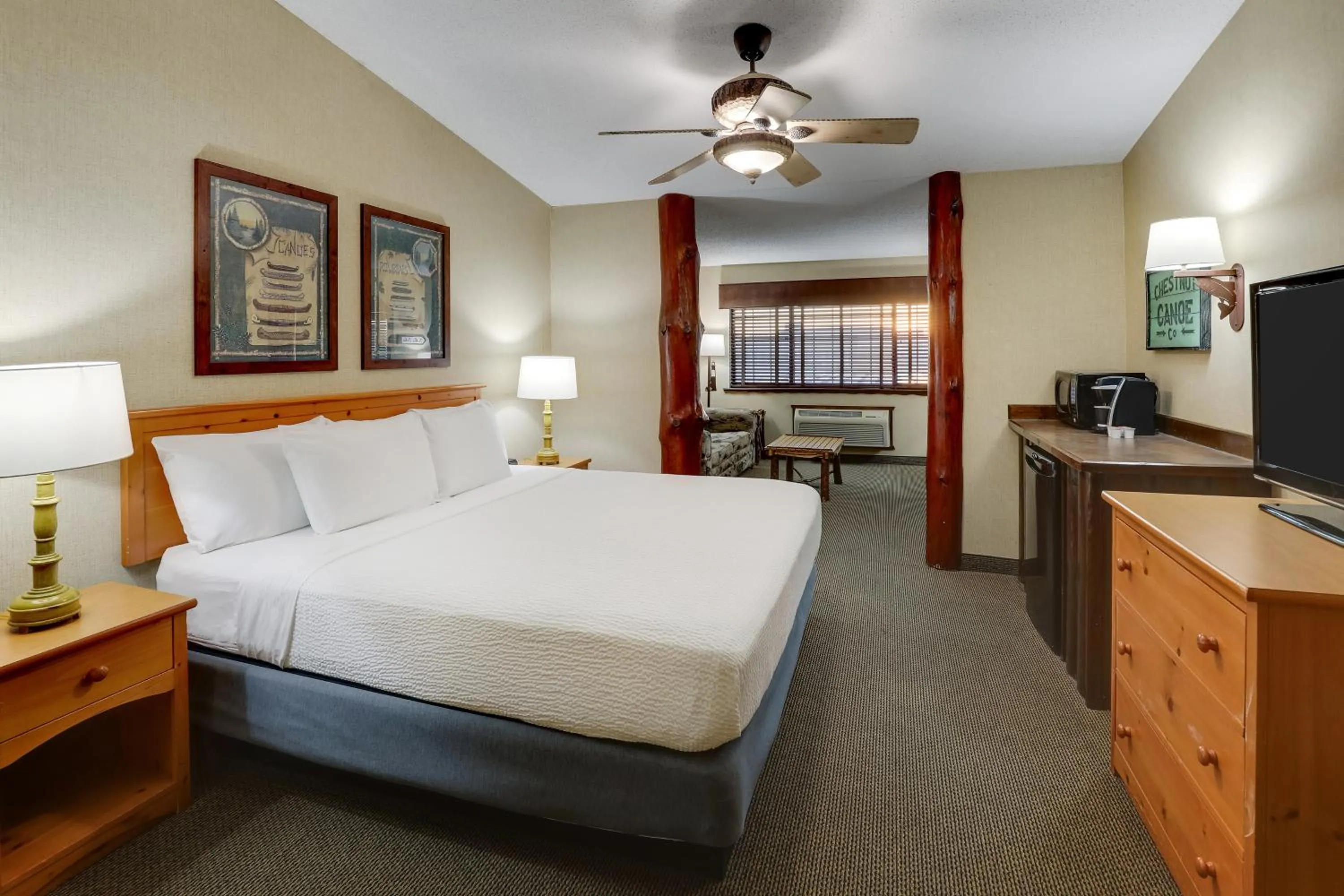 Bed in Stoney Creek Hotel Quad Cities - Moline