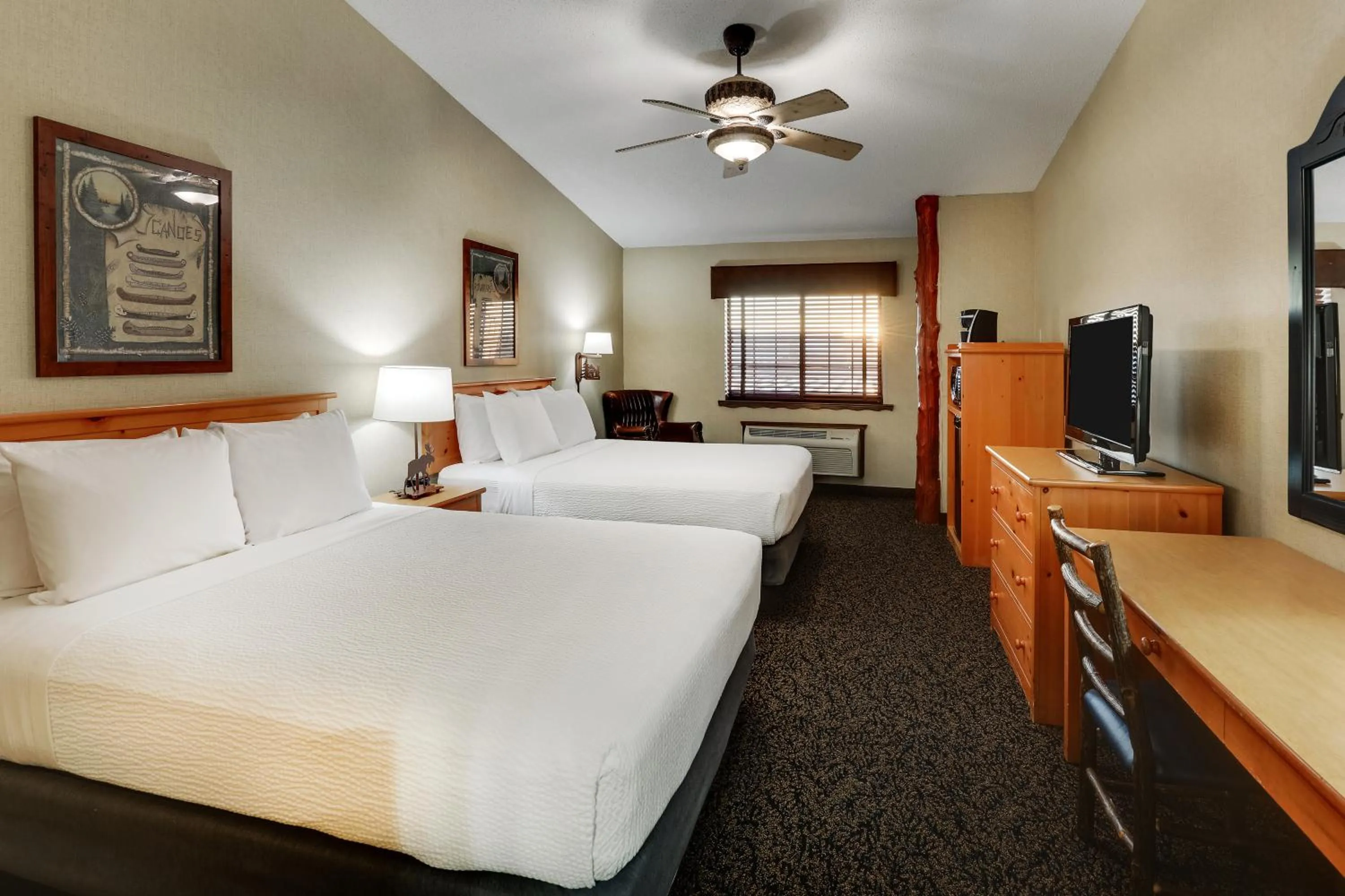 Bed in Stoney Creek Hotel Quad Cities - Moline