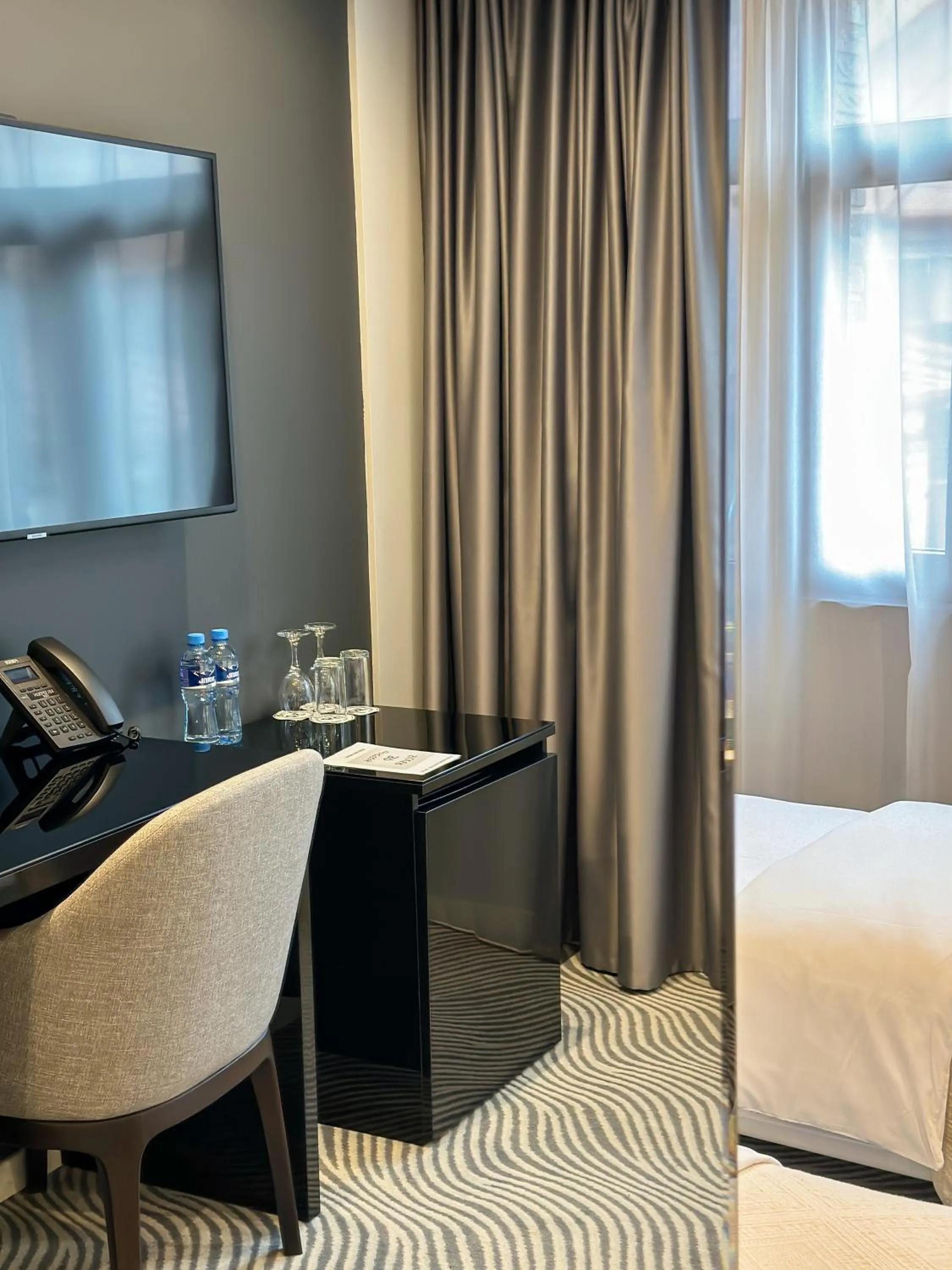 Property building, Bed in Silver 39 Corner Hotel