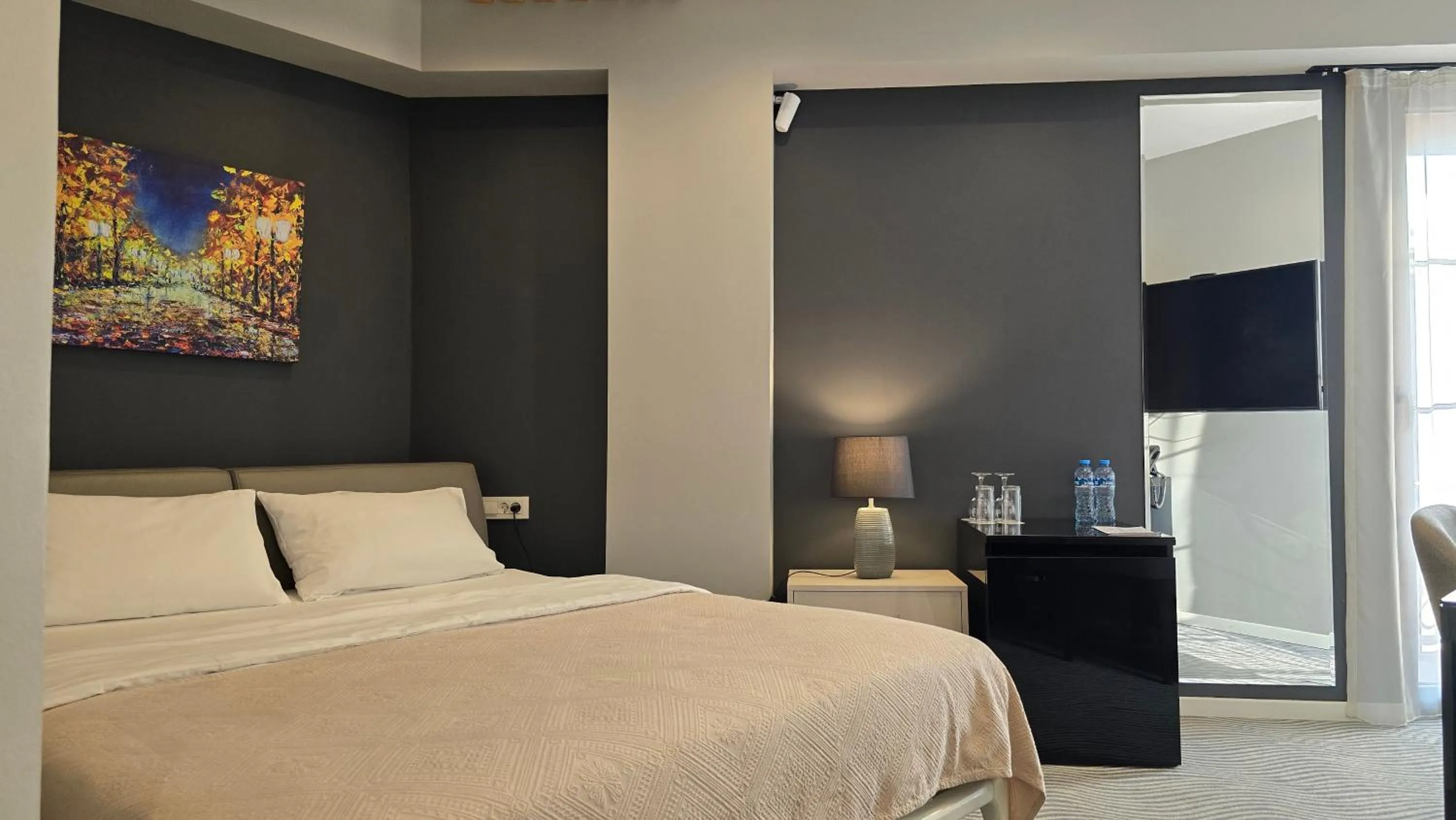 Bed in Silver 39 Corner Hotel