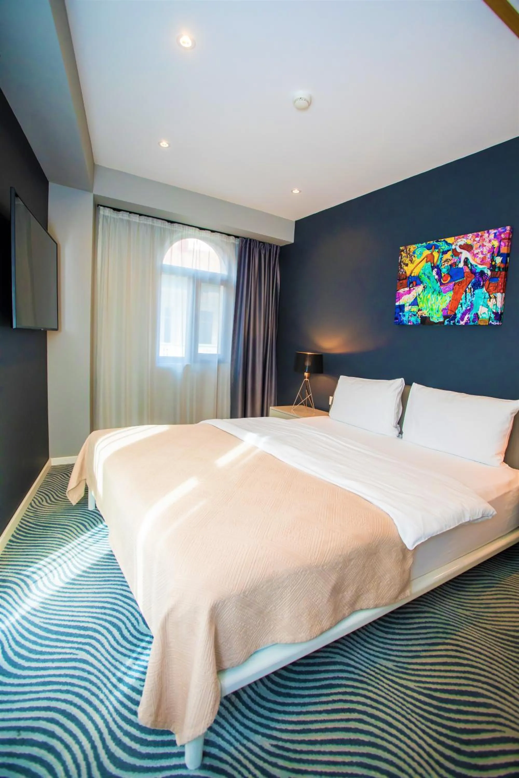 Bed in Silver 39 Corner Hotel