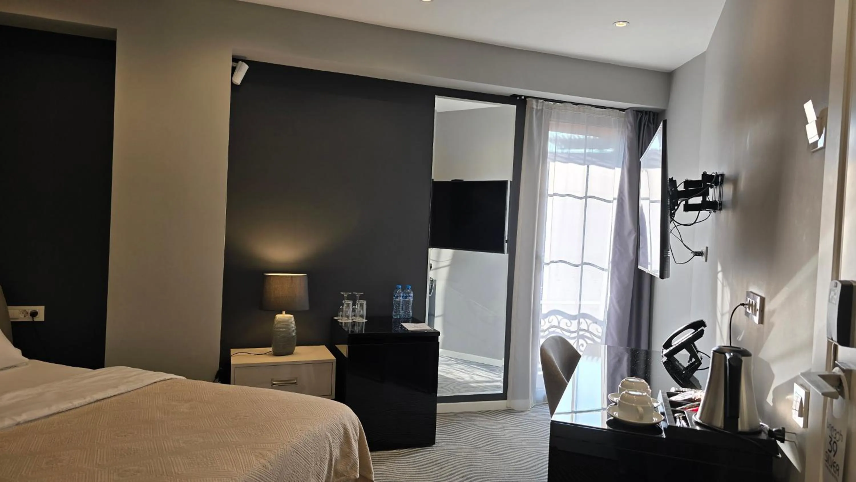 Bedroom, Bed in Silver 39 Corner Hotel