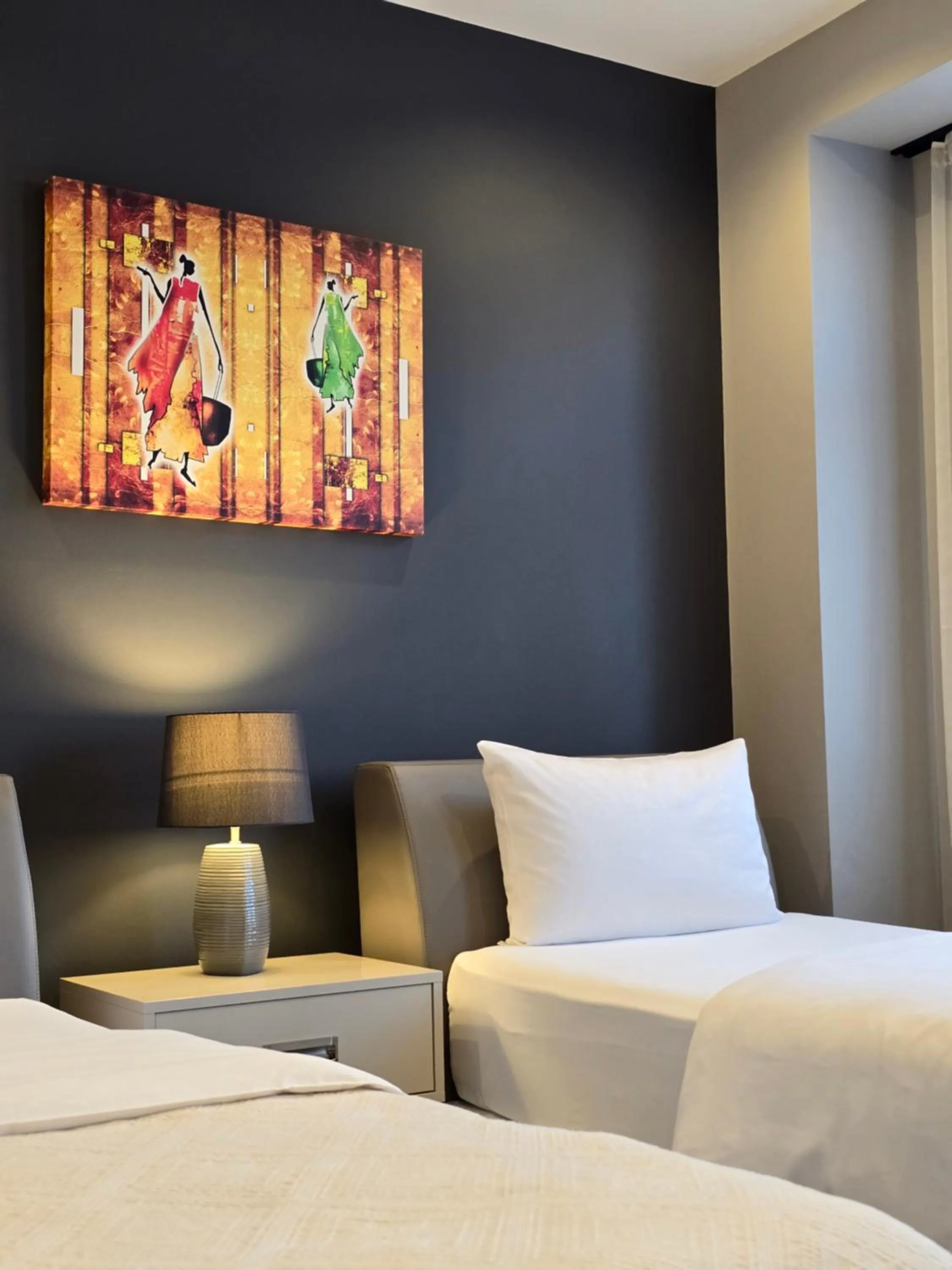 Bed in Silver 39 Corner Hotel