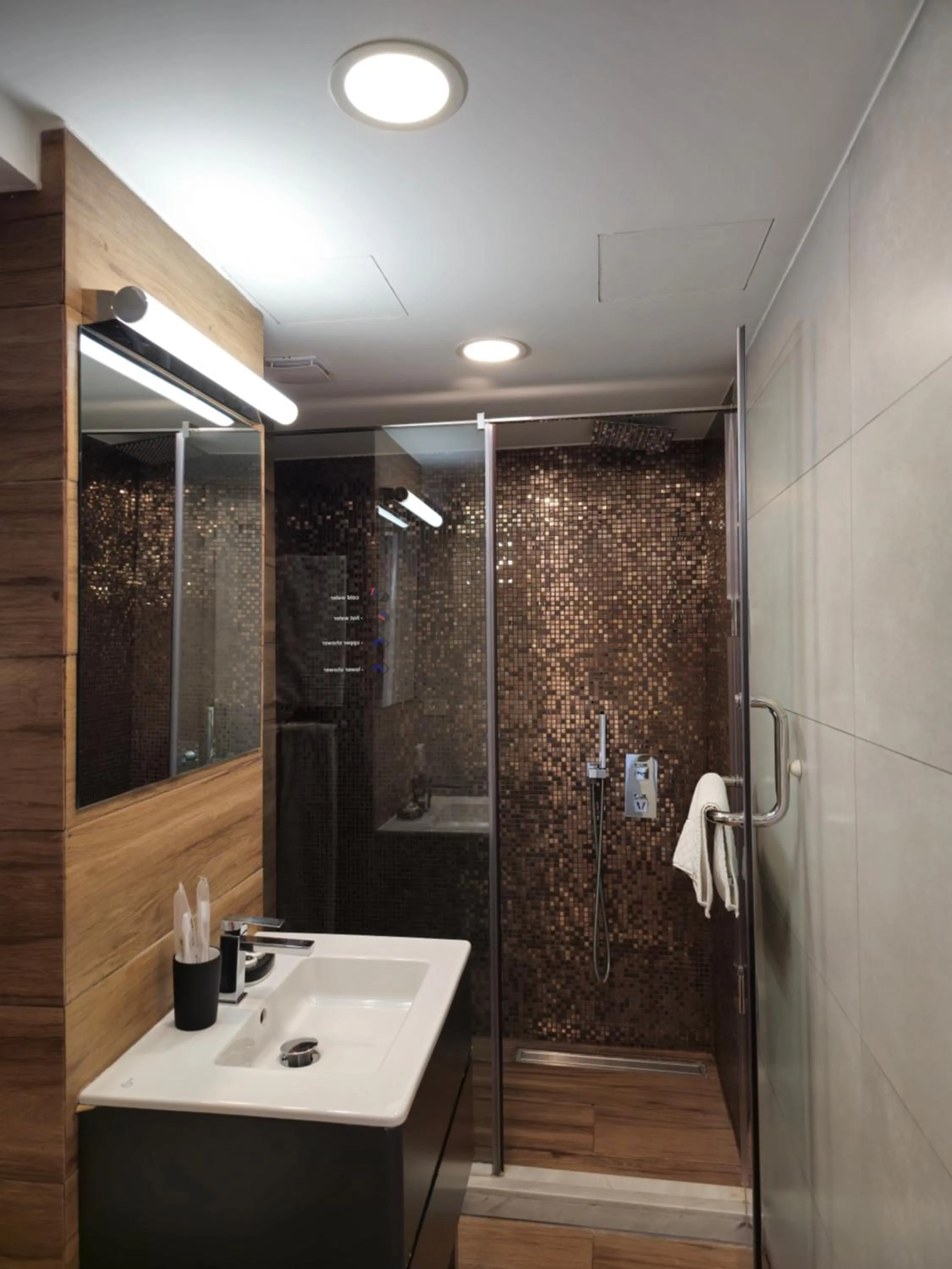 Bathroom in Silver 39 Corner Hotel