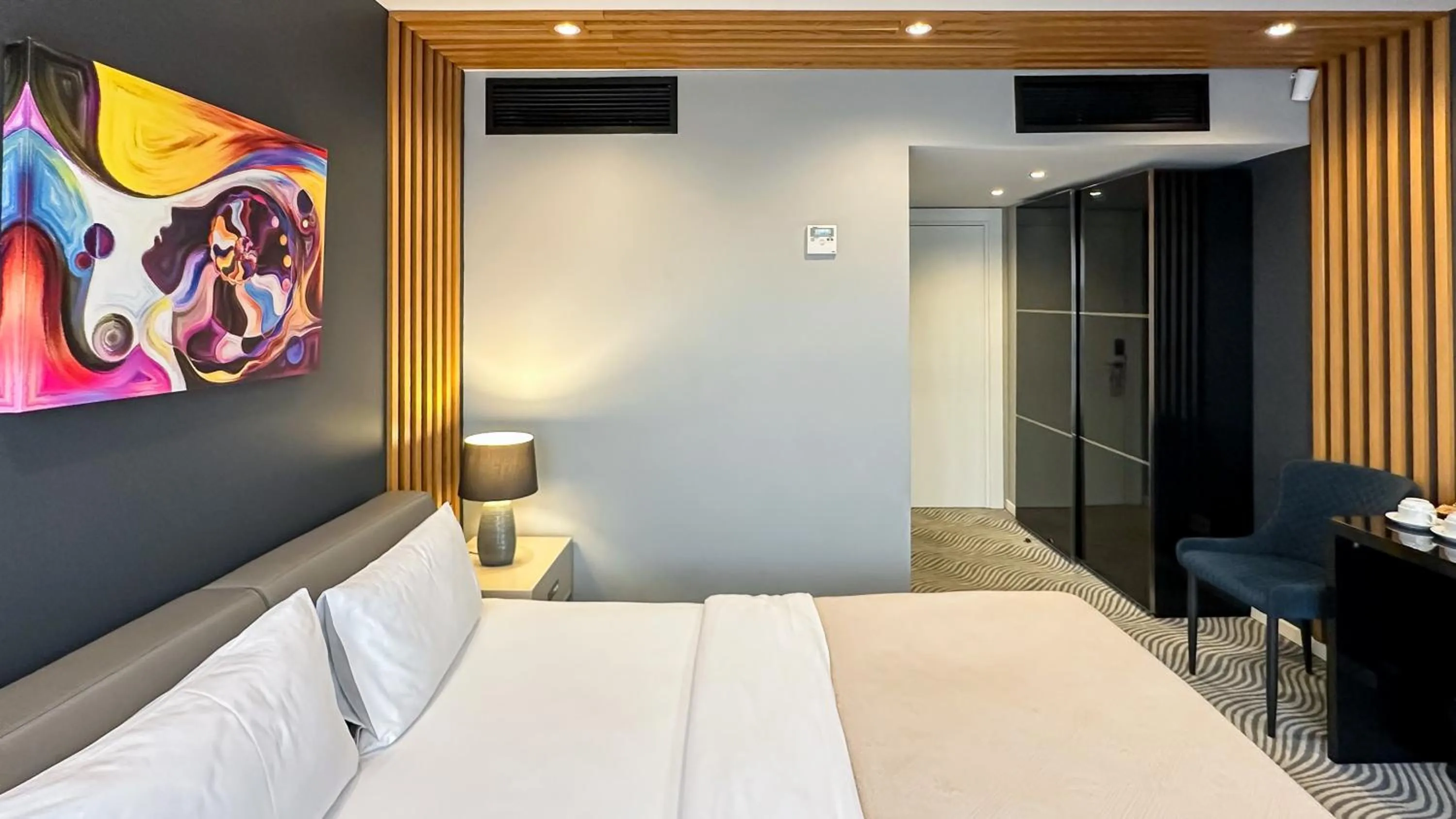 Bedroom, Bed in Silver 39 Corner Hotel