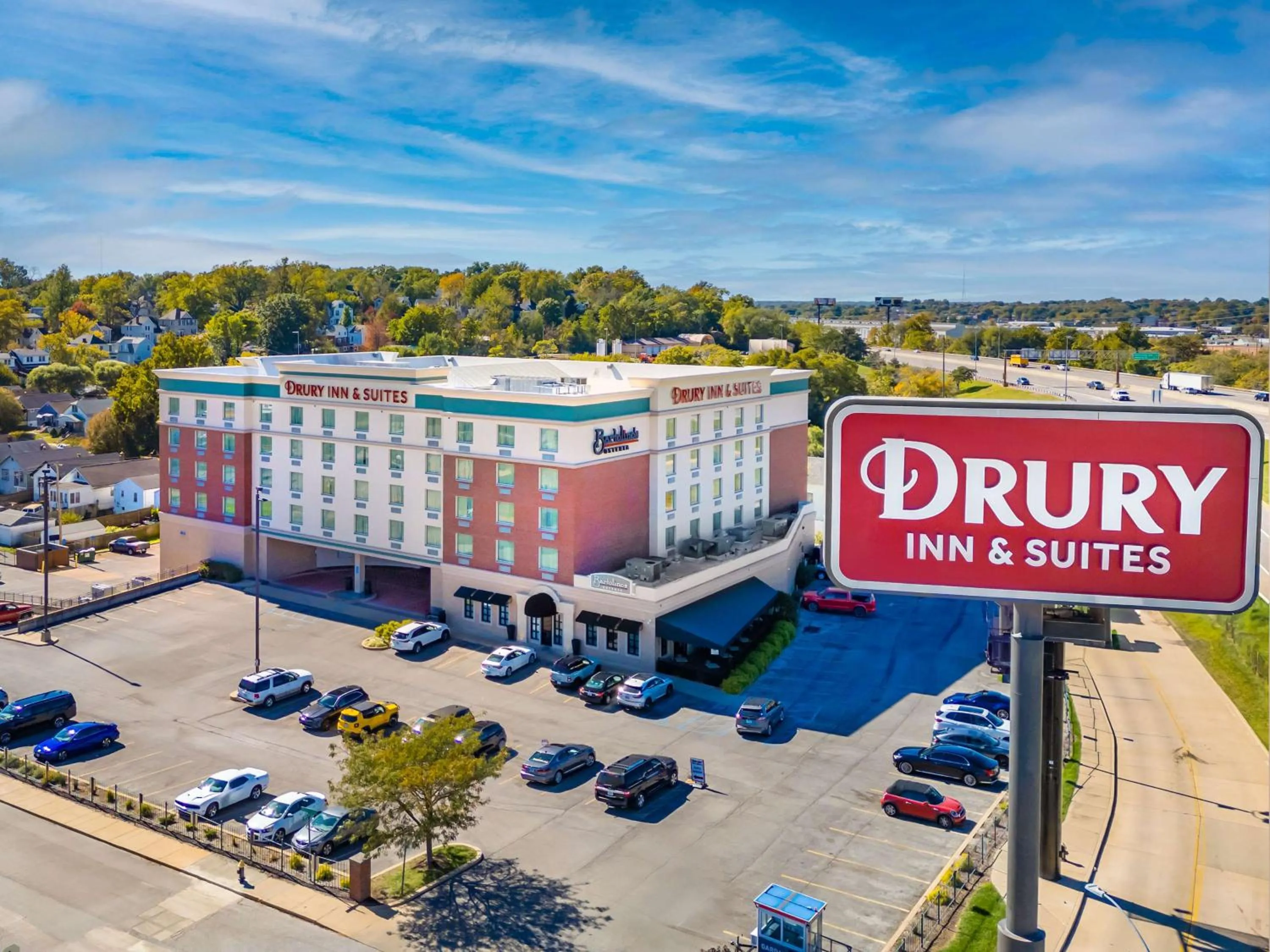 Restaurant/places to eat in Drury Inn & Suites St. Louis Forest Park