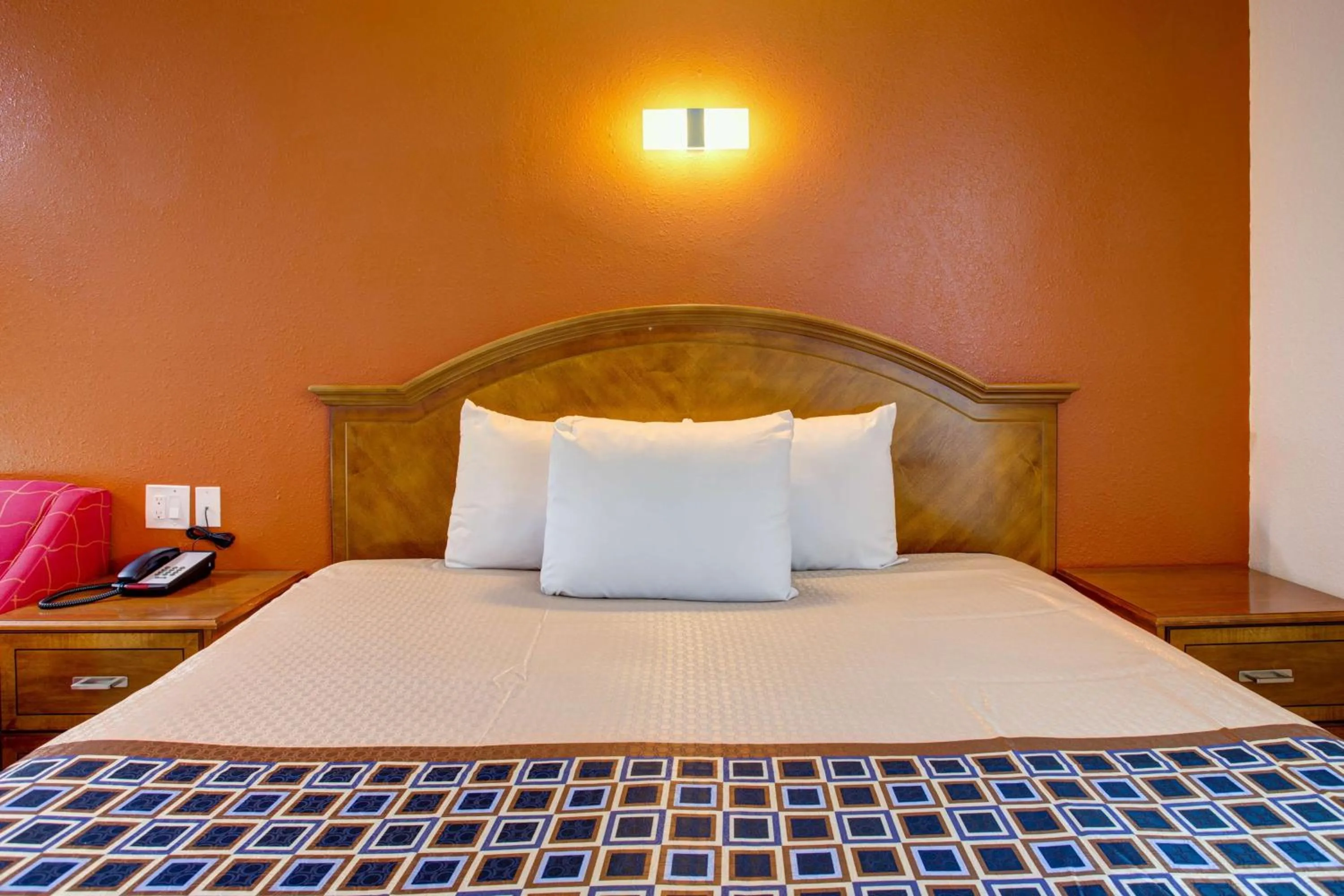 Photo of the whole room, Bed in Motel 6 Branson, Mo